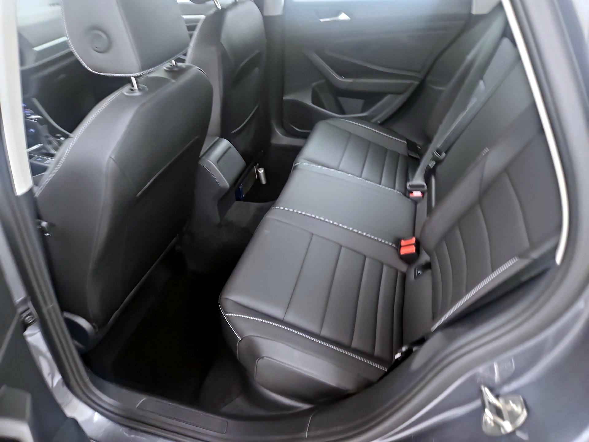 Thumbnail: 2024 Volkswagen Jetta - 18