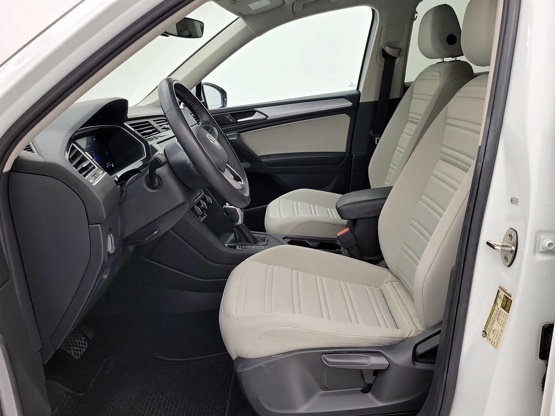 Thumbnail: 2024 Volkswagen Tiguan - 11