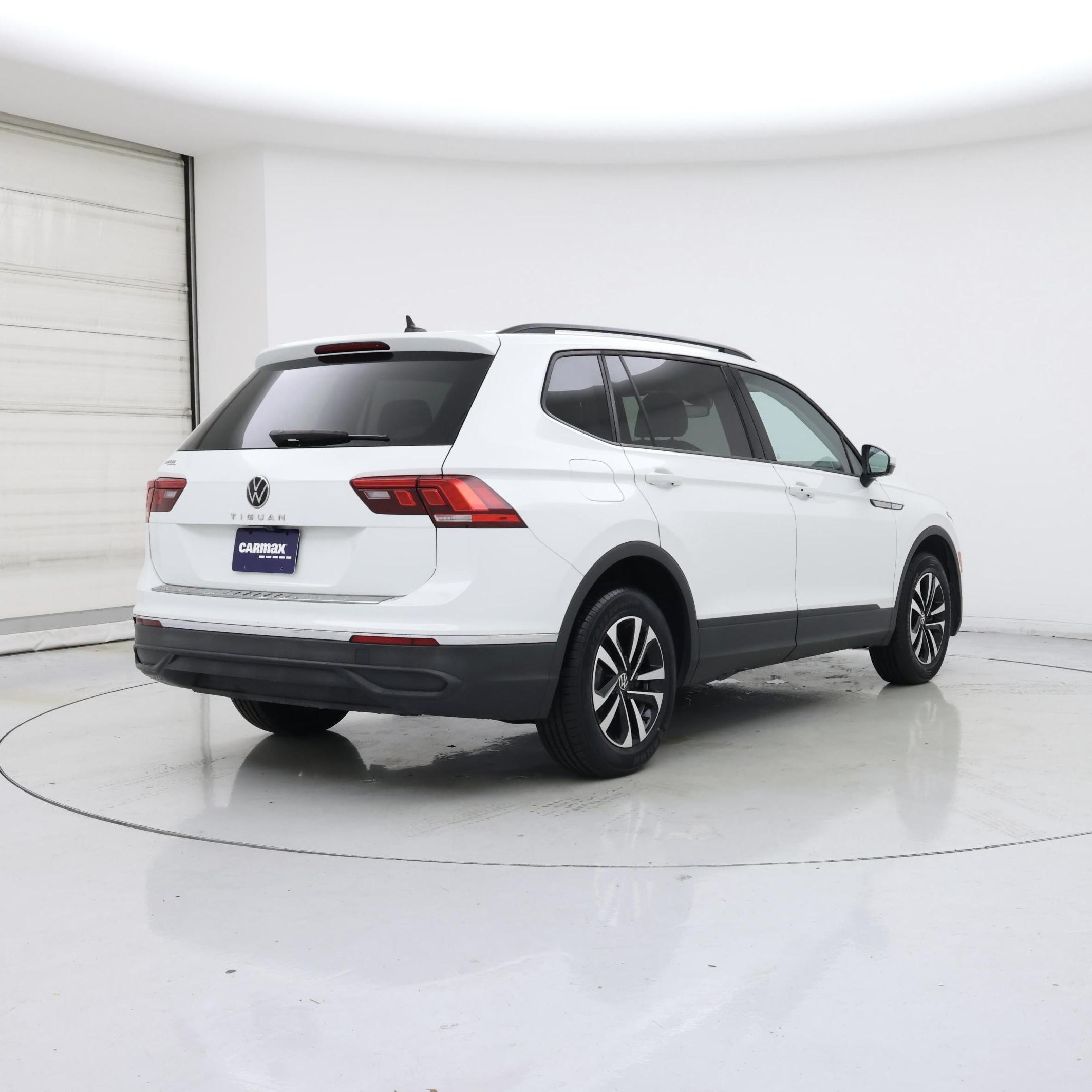 Thumbnail: 2024 Volkswagen Tiguan - 8