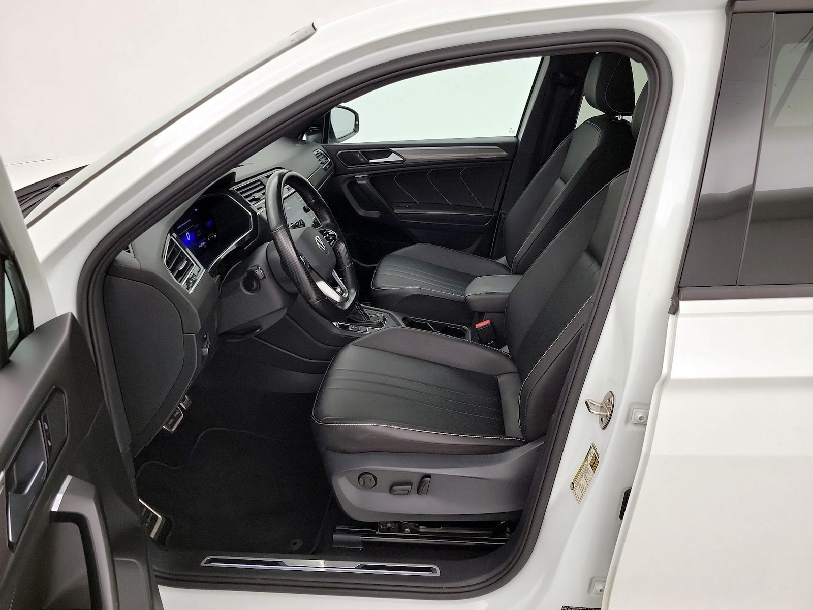2023 Volkswagen Tiguan SE R-LINE BLACK - Photo 12