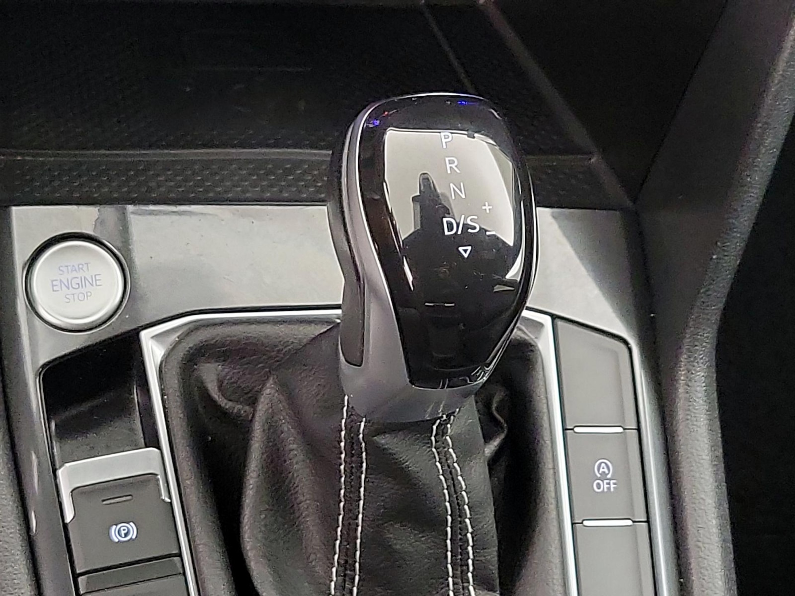 2023 Volkswagen Tiguan SE R-LINE BLACK - Photo 18