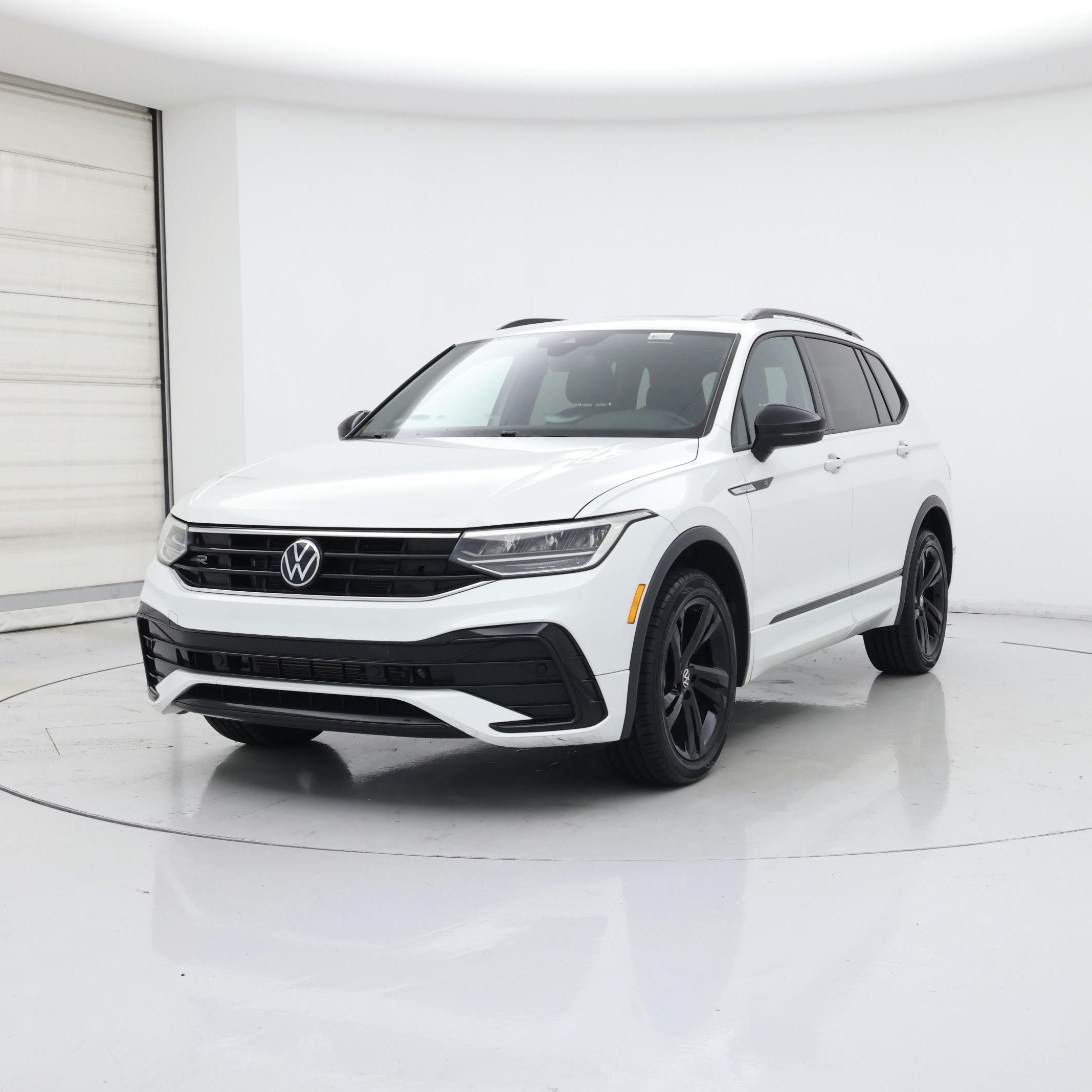 Thumbnail: 2023 Volkswagen Tiguan - 4