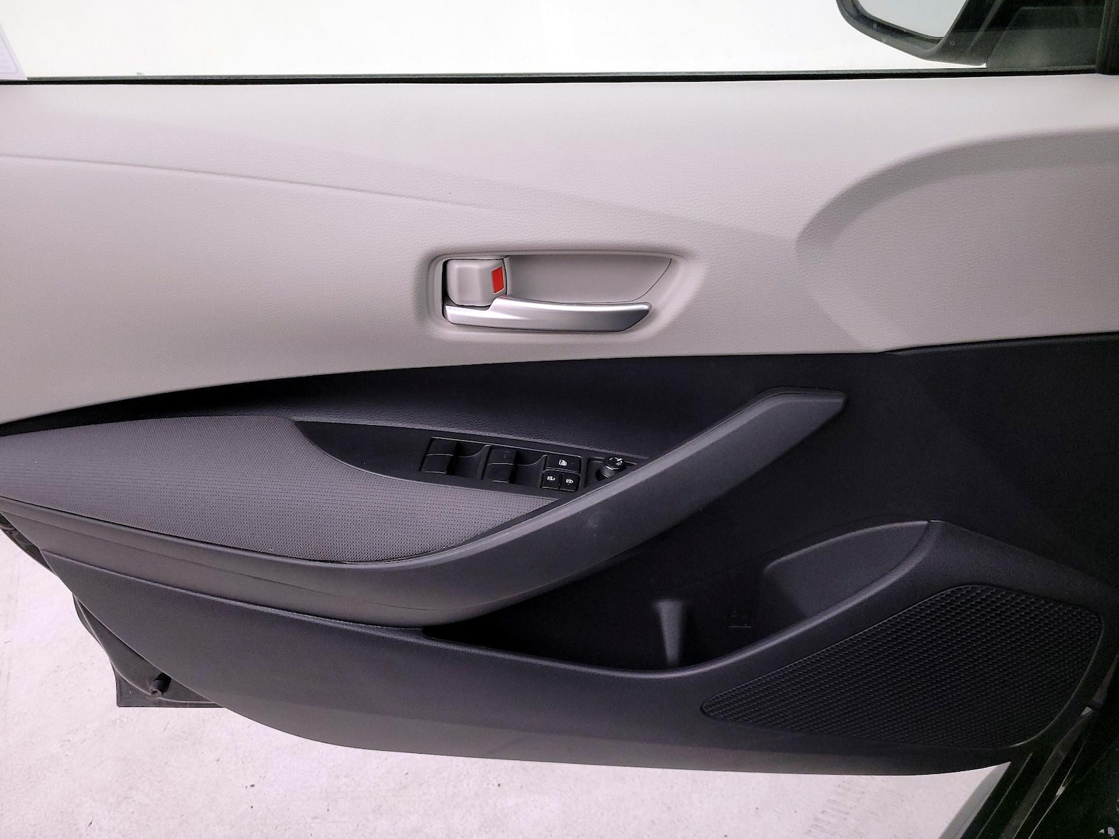 2020 Toyota Corolla LE - Photo 13