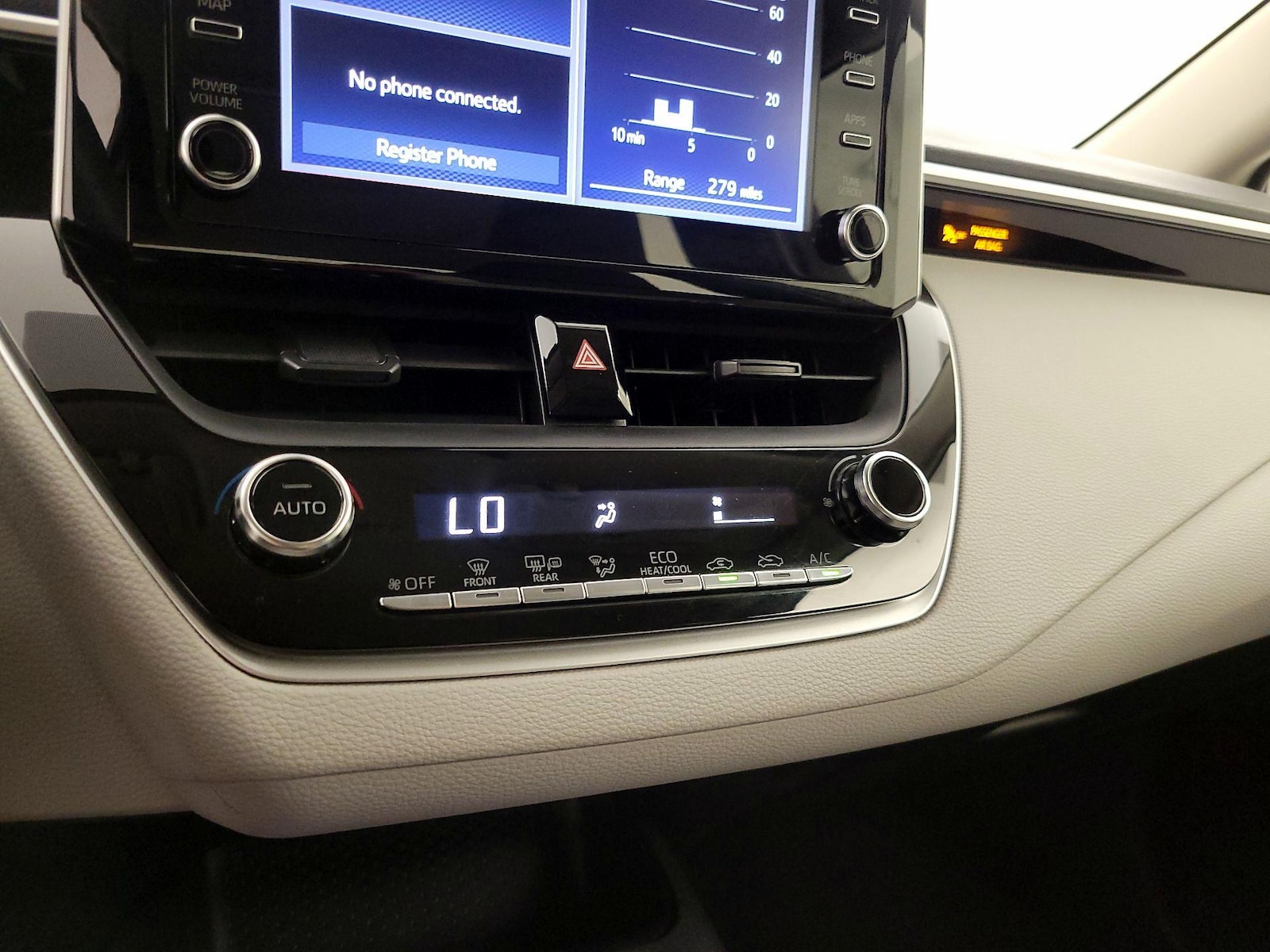 2020 Toyota Corolla LE - Photo 17