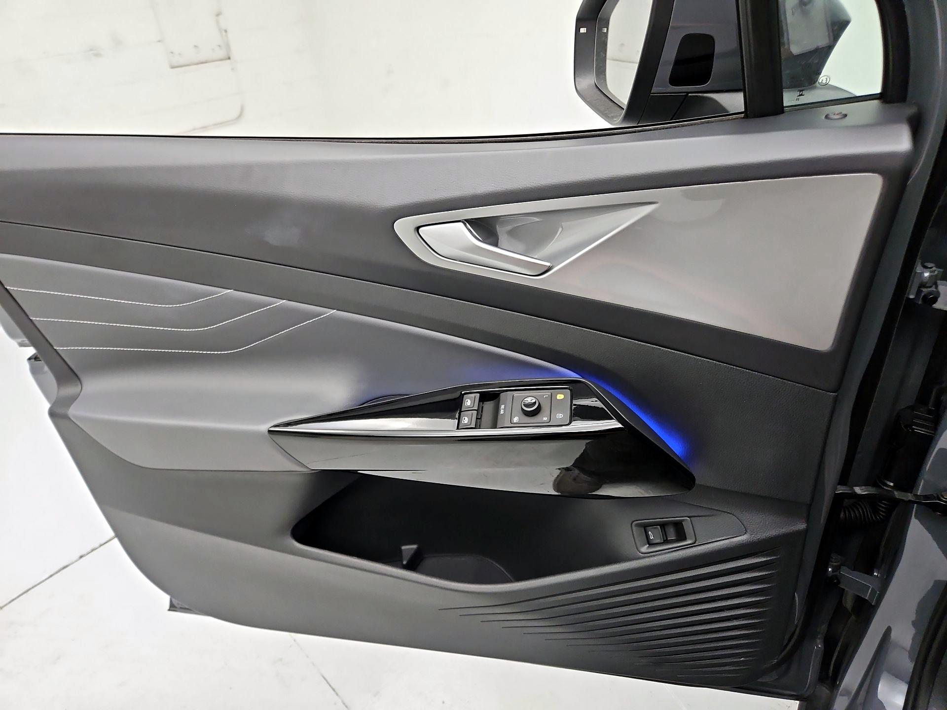 Thumbnail: 2023 Volkswagen ID.4 - 12