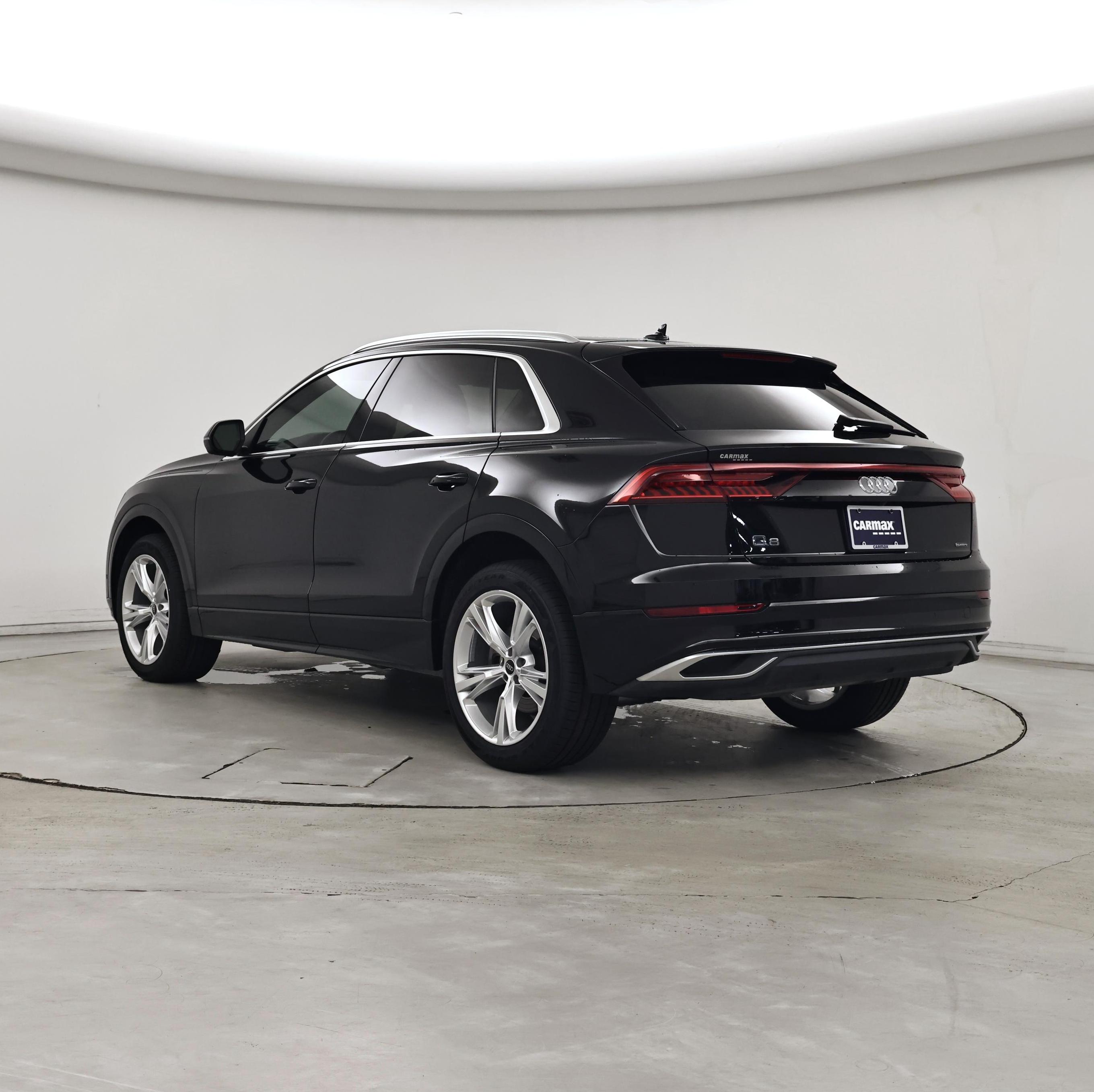 Thumbnail: 2023 Audi Q8 - 2