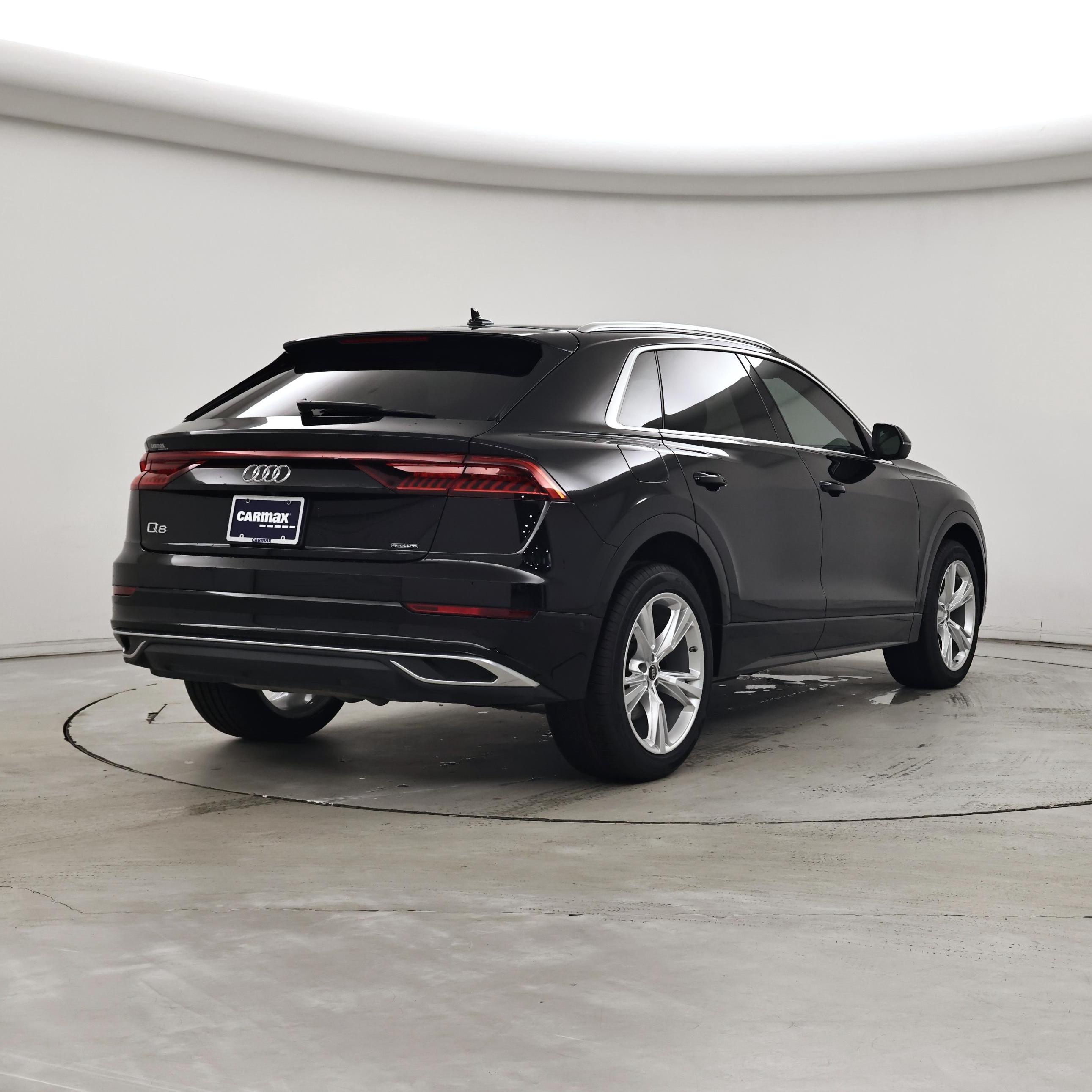 Thumbnail: 2023 Audi Q8 - 8