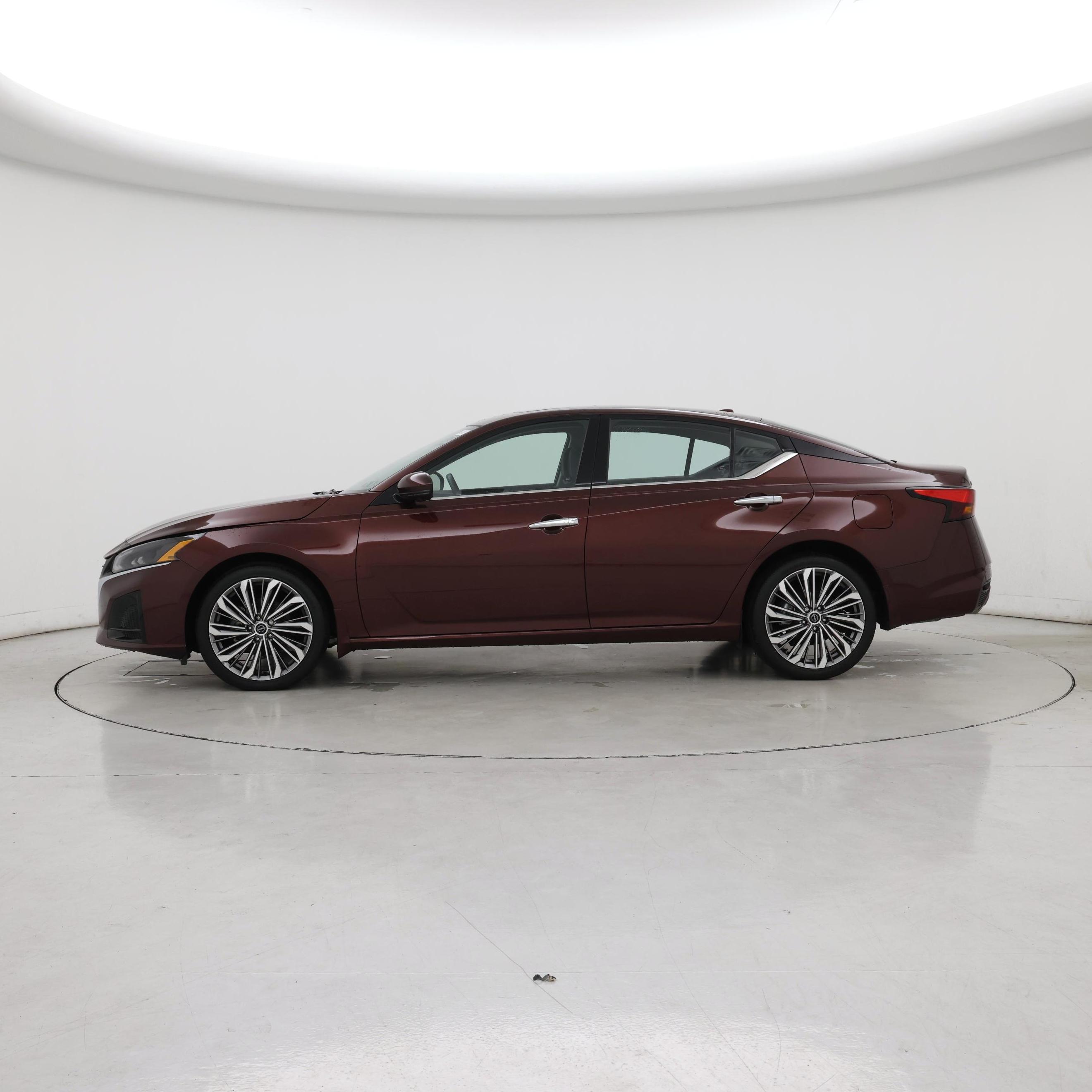 Thumbnail: 2024 Nissan Altima - 3