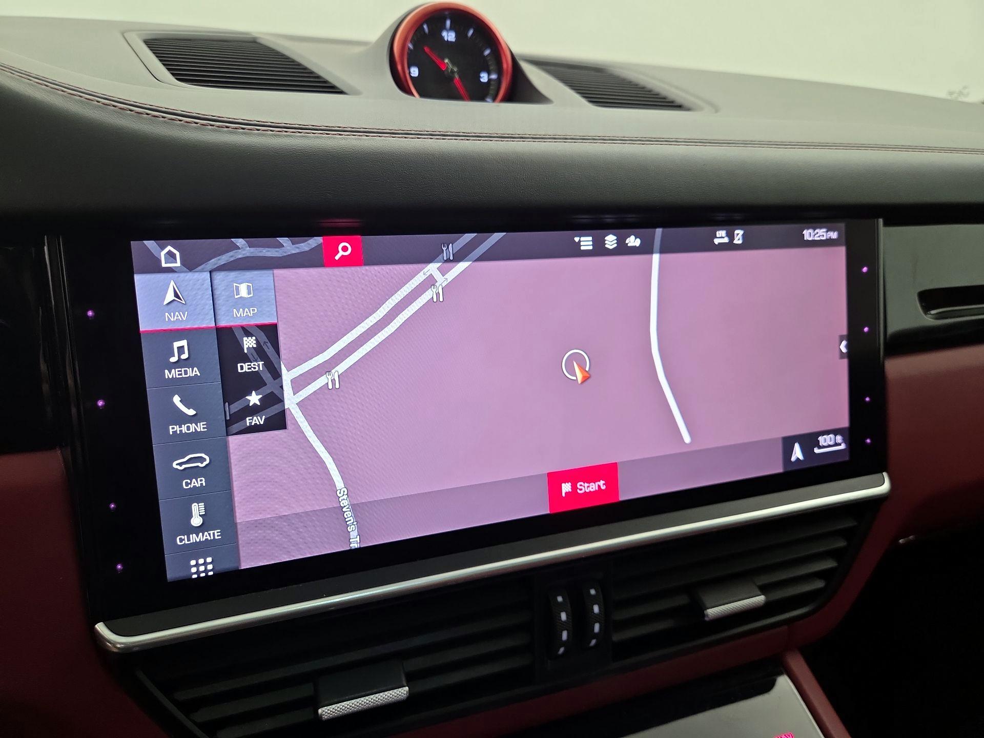 Thumbnail: 2021 Porsche Cayenne - 14