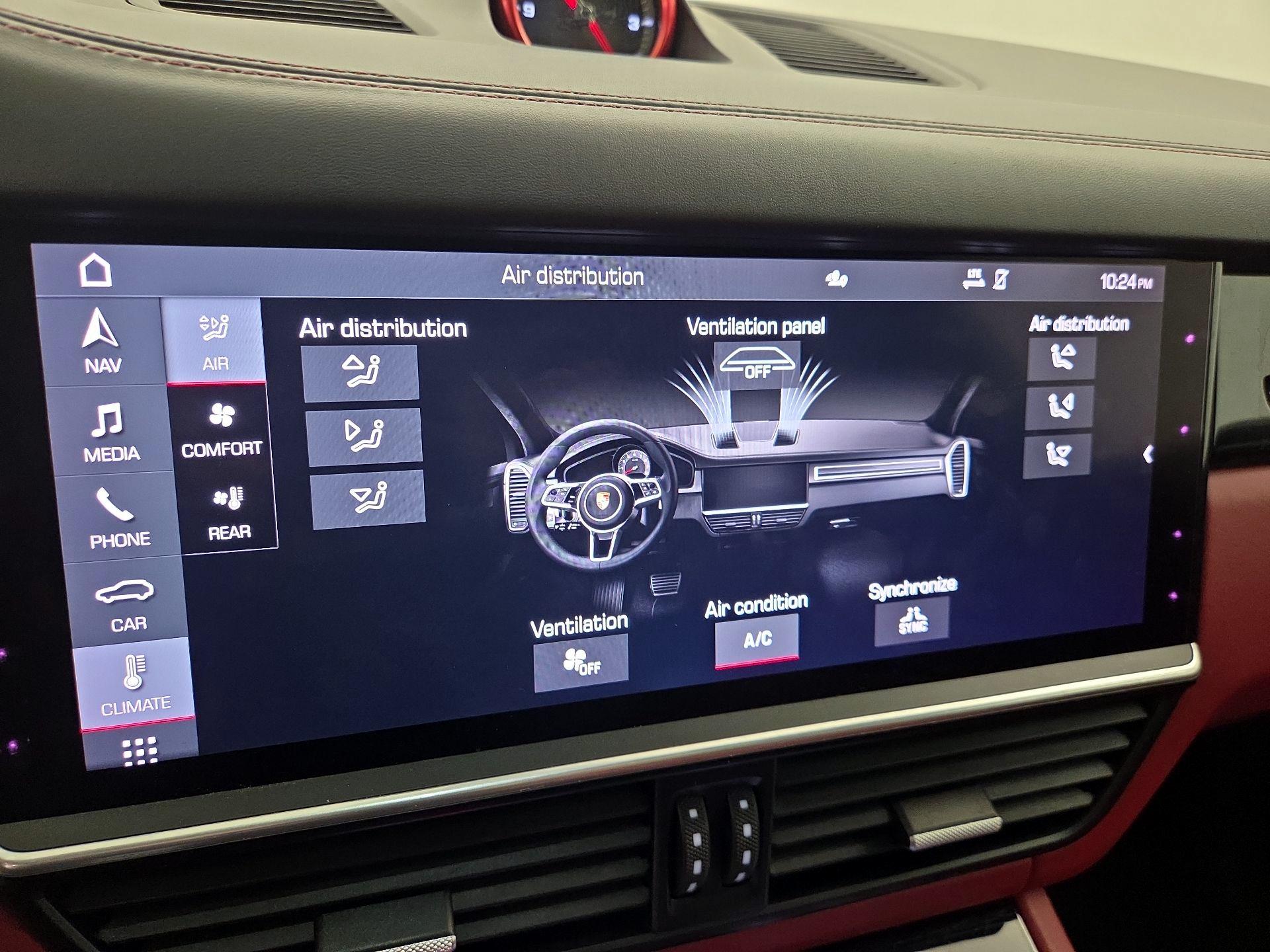 Thumbnail: 2021 Porsche Cayenne - 17