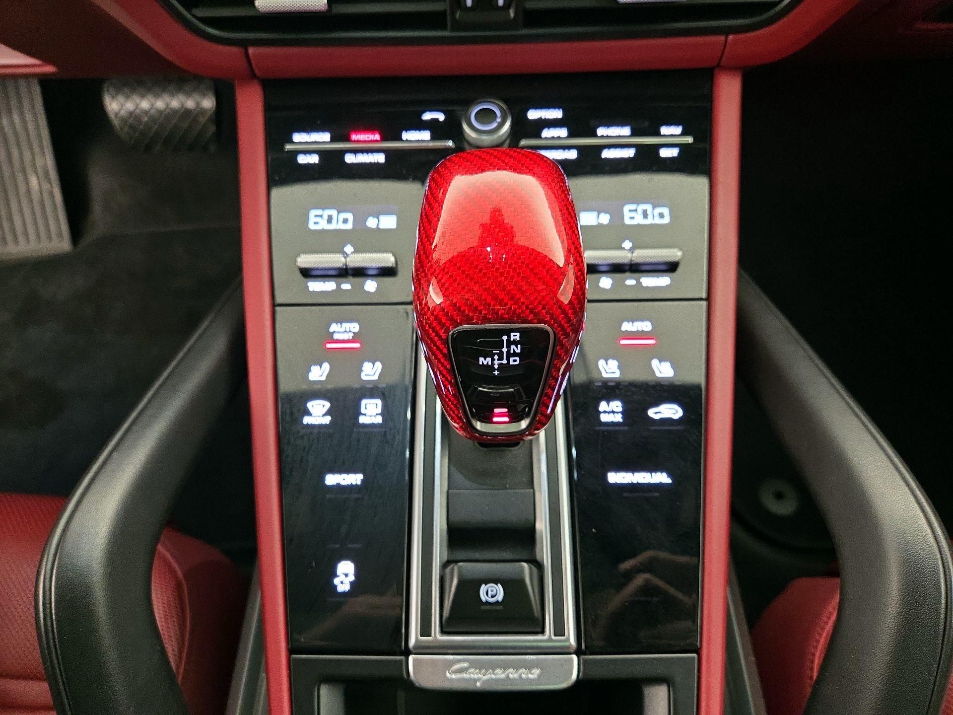 Thumbnail: 2021 Porsche Cayenne - 18