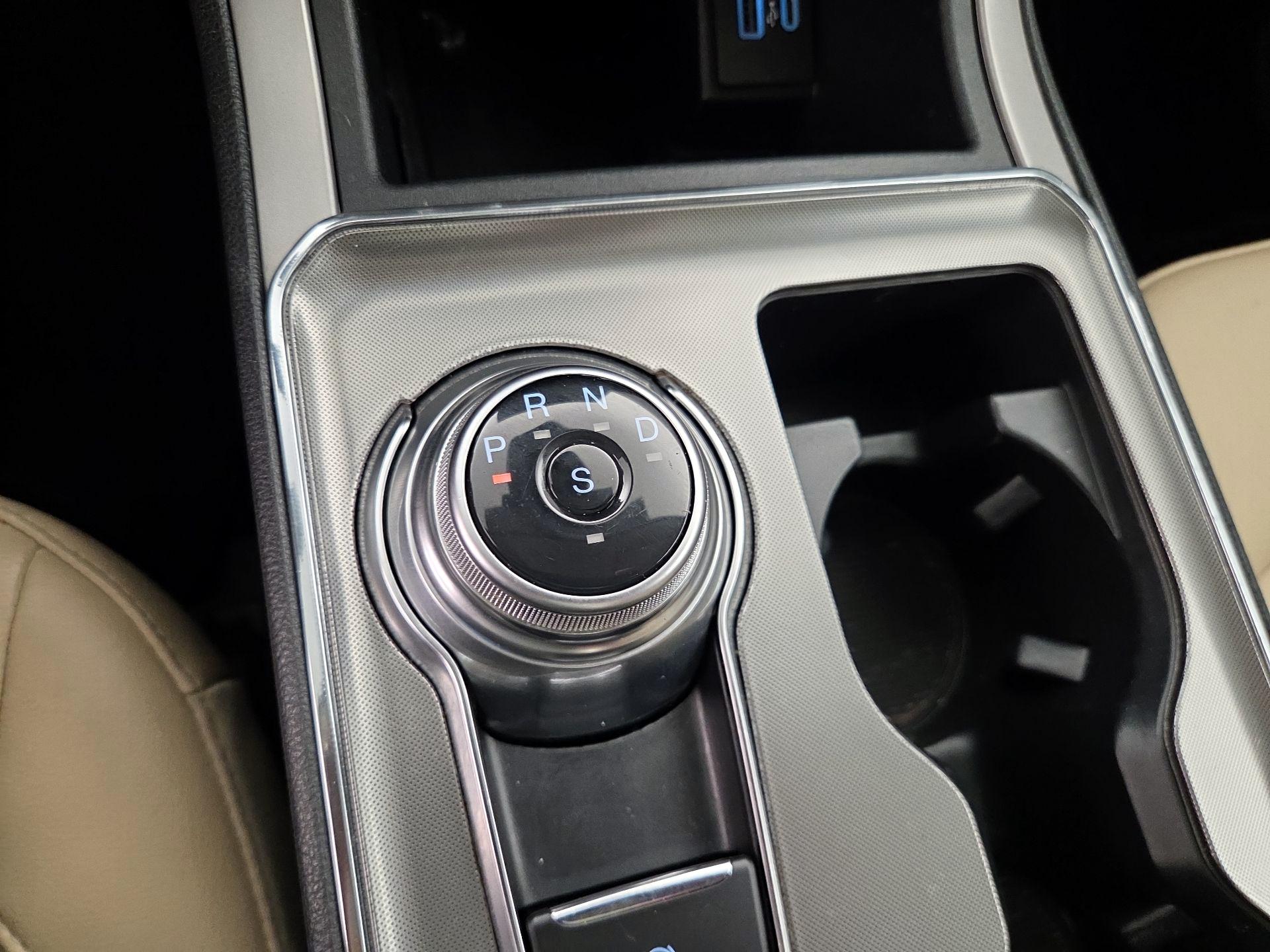 Thumbnail: 2022 Ford Edge - 17