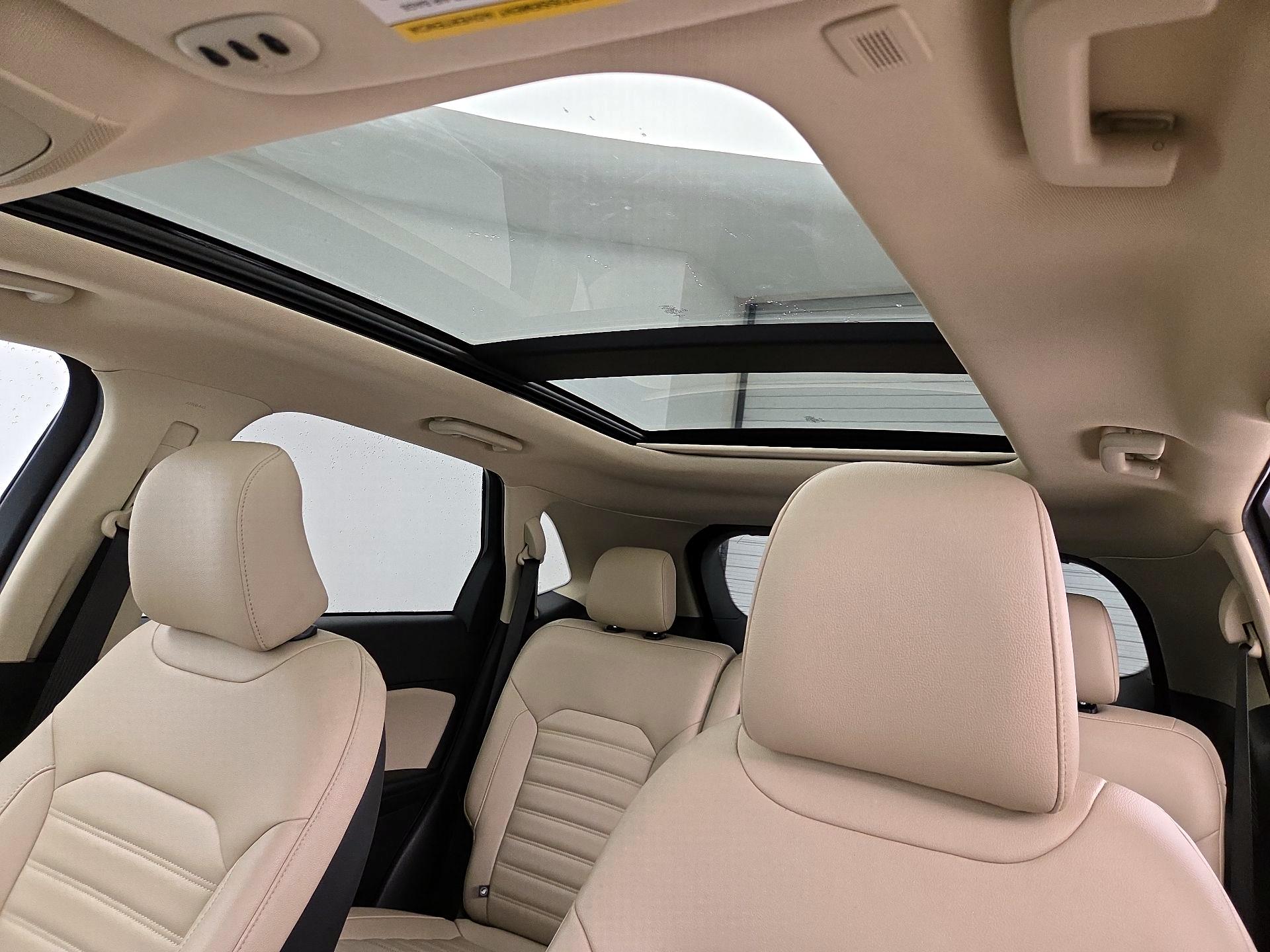 Thumbnail: 2022 Ford Edge - 19