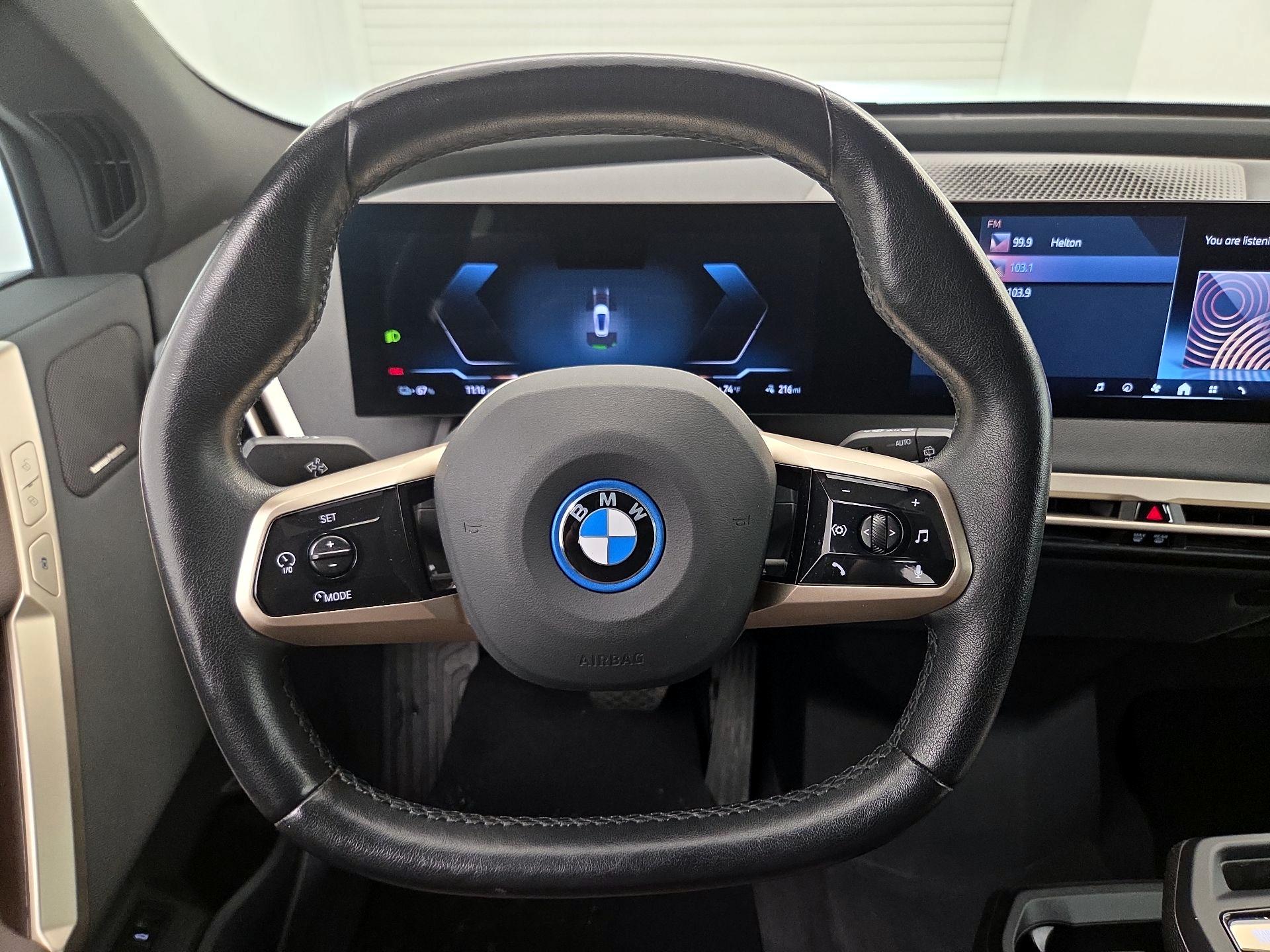 Thumbnail: 2024 BMW iX - 10