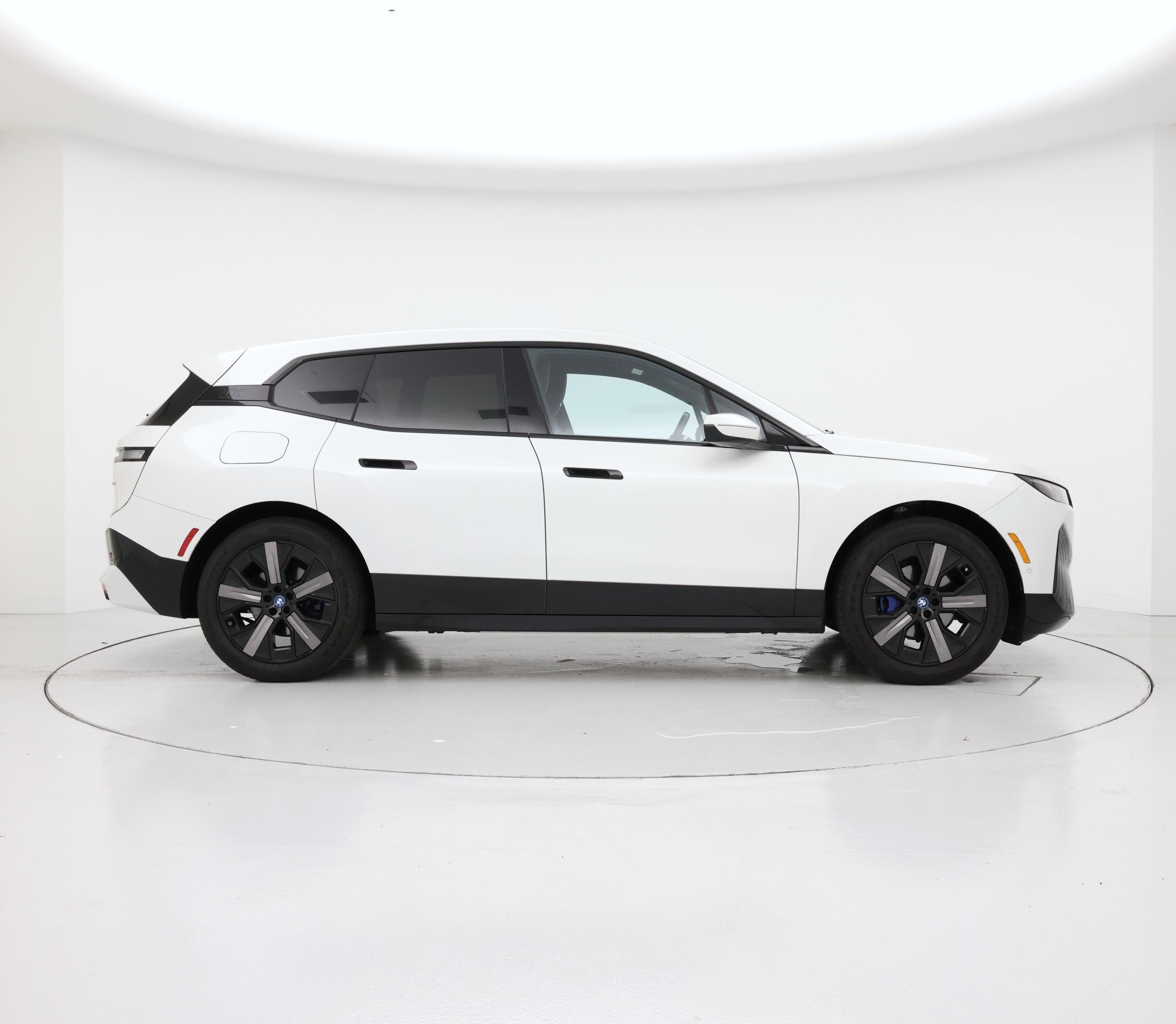 Thumbnail: 2024 BMW iX - 7