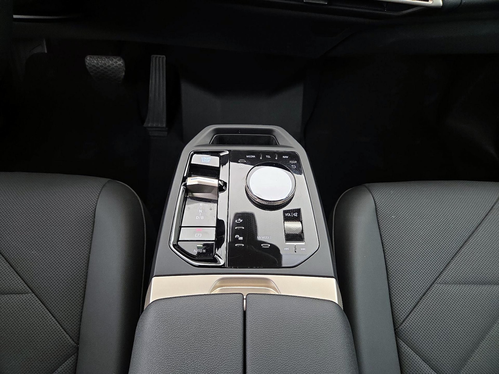 2024 BMW iX Base - Photo 19