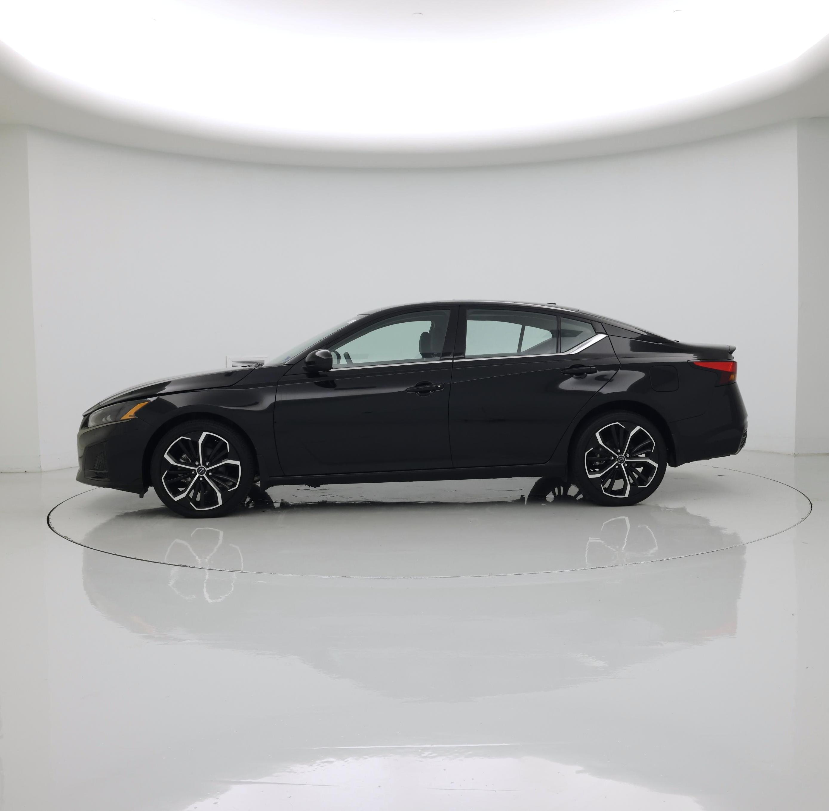 Thumbnail: 2024 Nissan Altima - 3