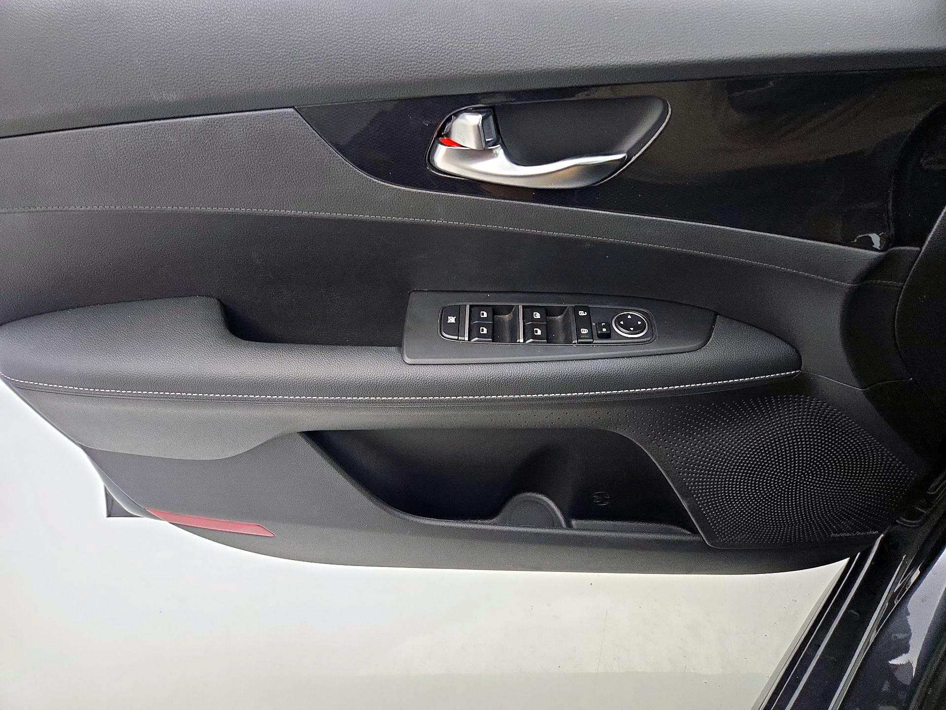 Thumbnail: 2023 Kia Forte - 12
