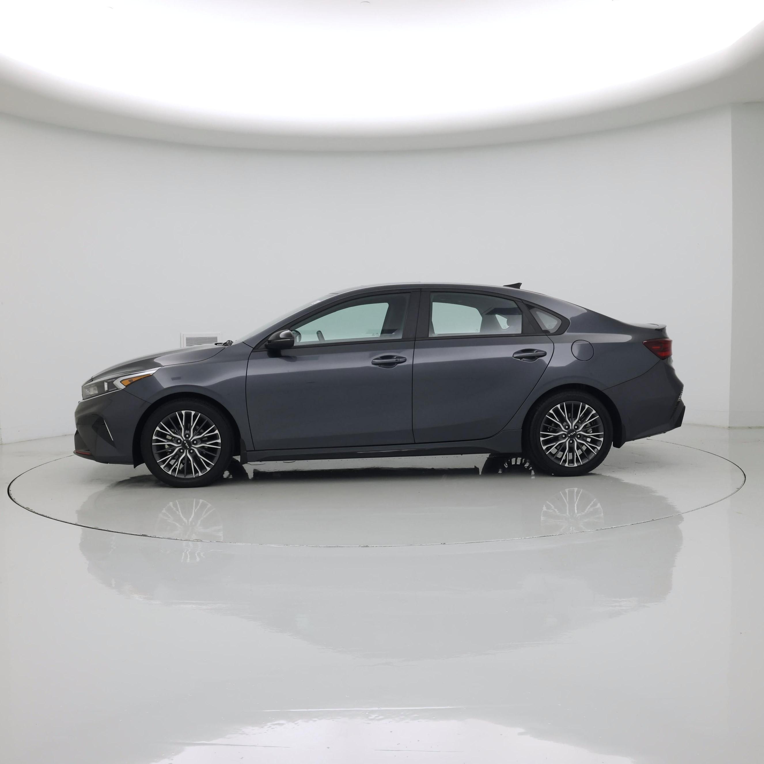 Thumbnail: 2023 Kia Forte - 3