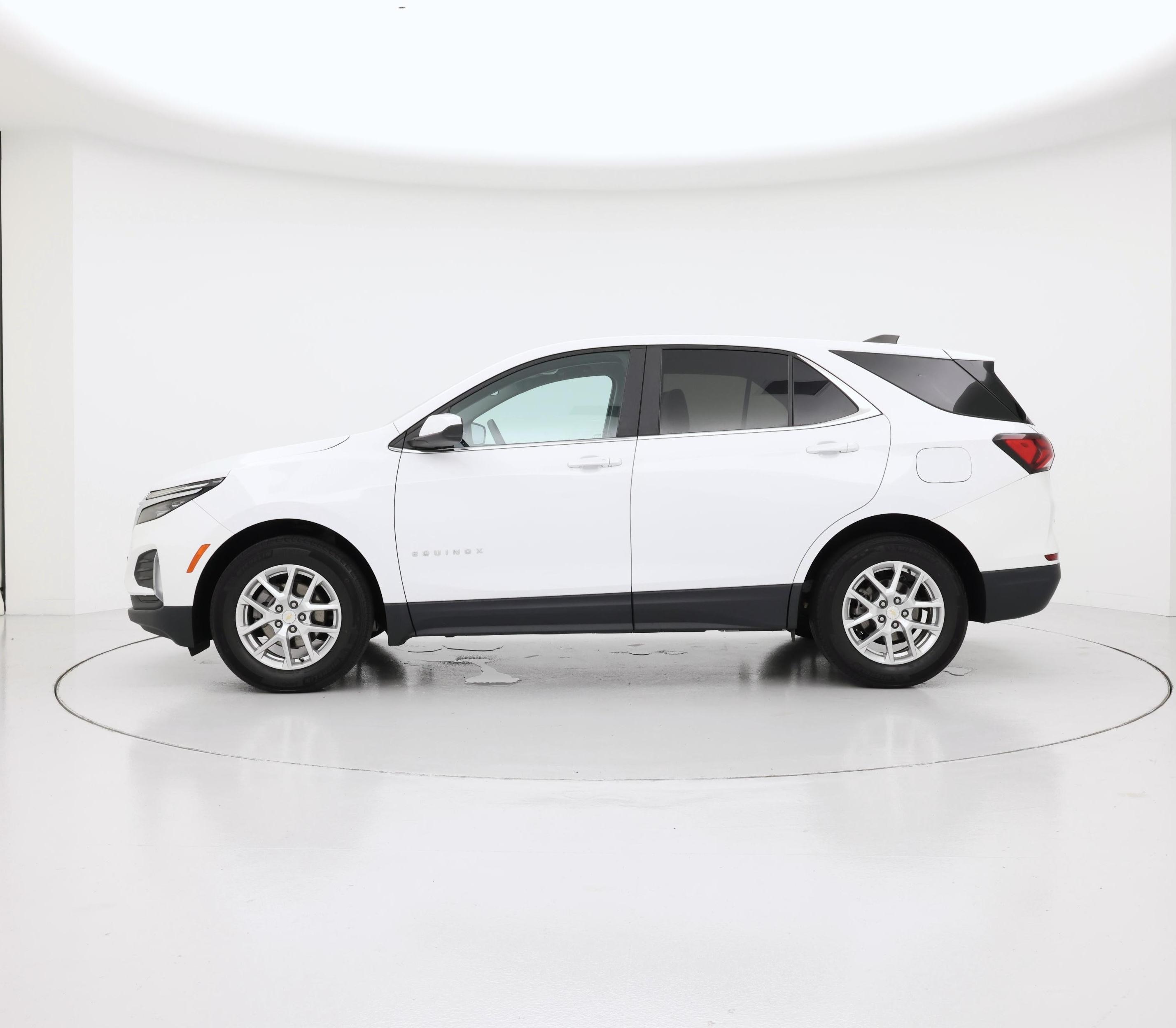 Thumbnail: 2022 Chevrolet Equinox - 3