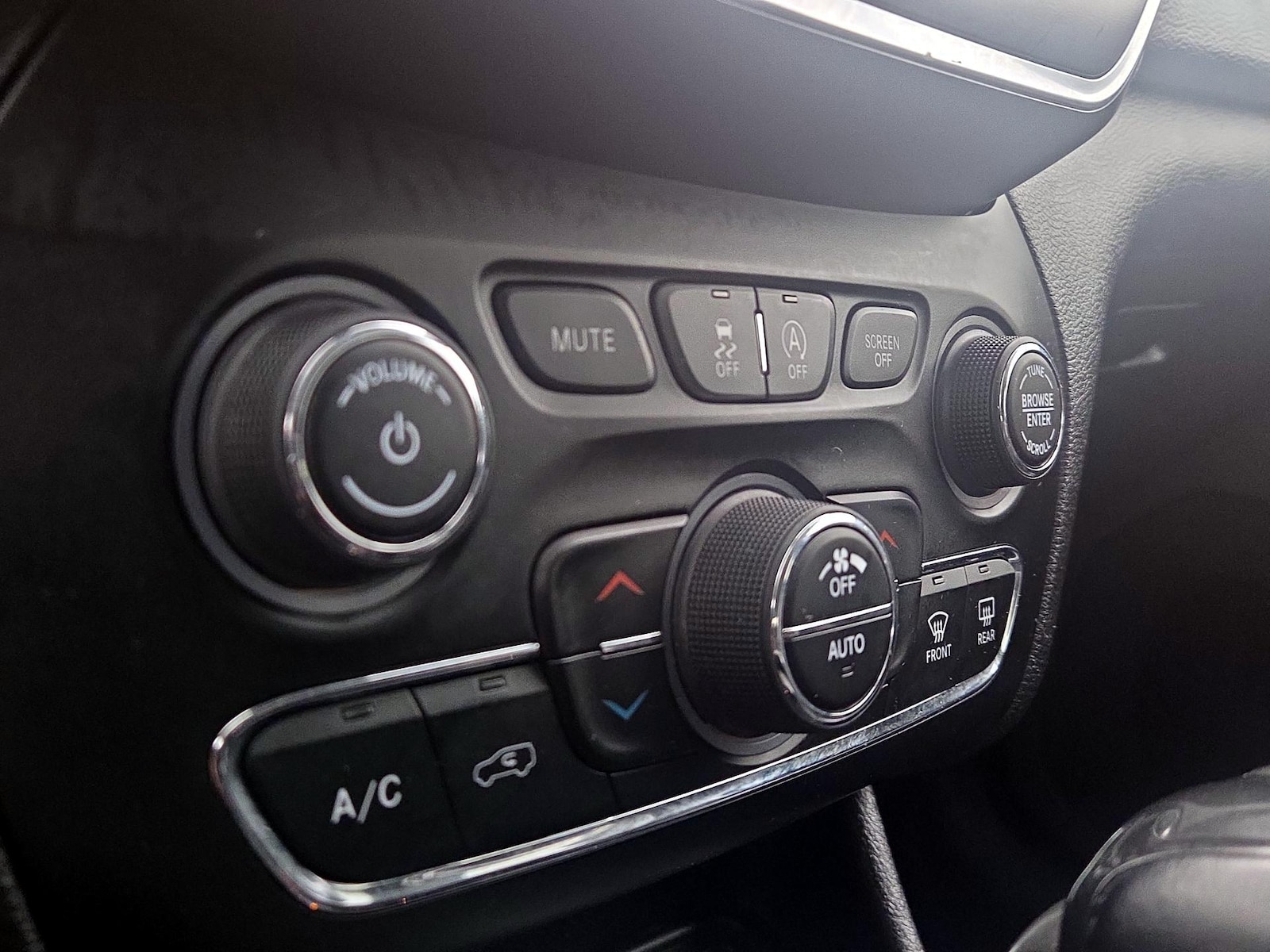 2020 Jeep Cherokee Trailhawk - Photo 17