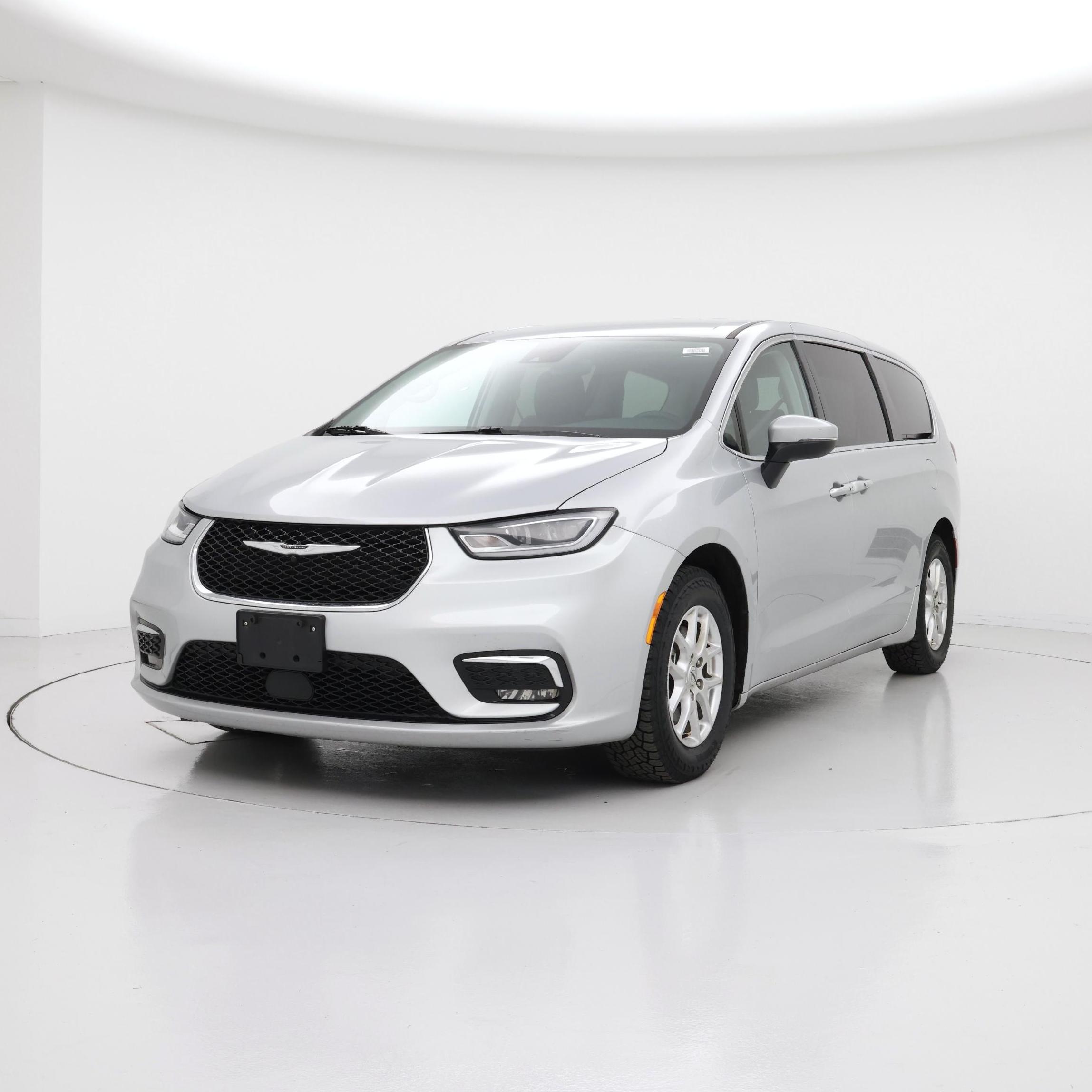 Thumbnail: 2023 Chrysler Pacifica - 4
