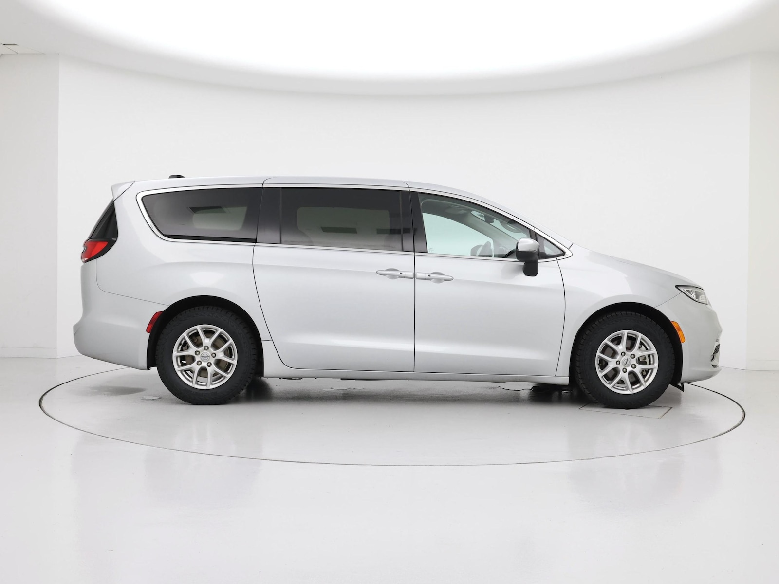 2023 Chrysler Pacifica Touring L - Photo 8