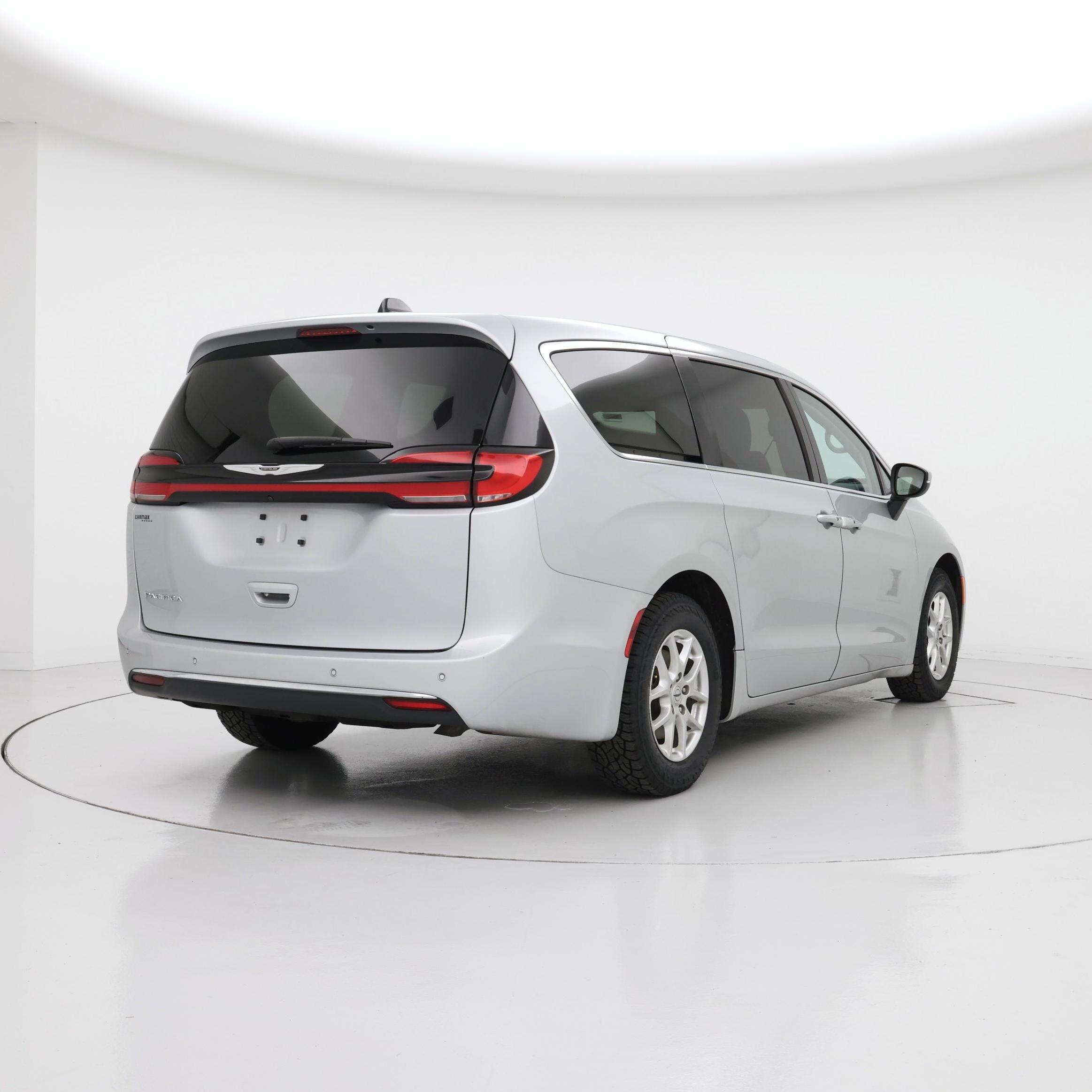 Thumbnail: 2023 Chrysler Pacifica - 8