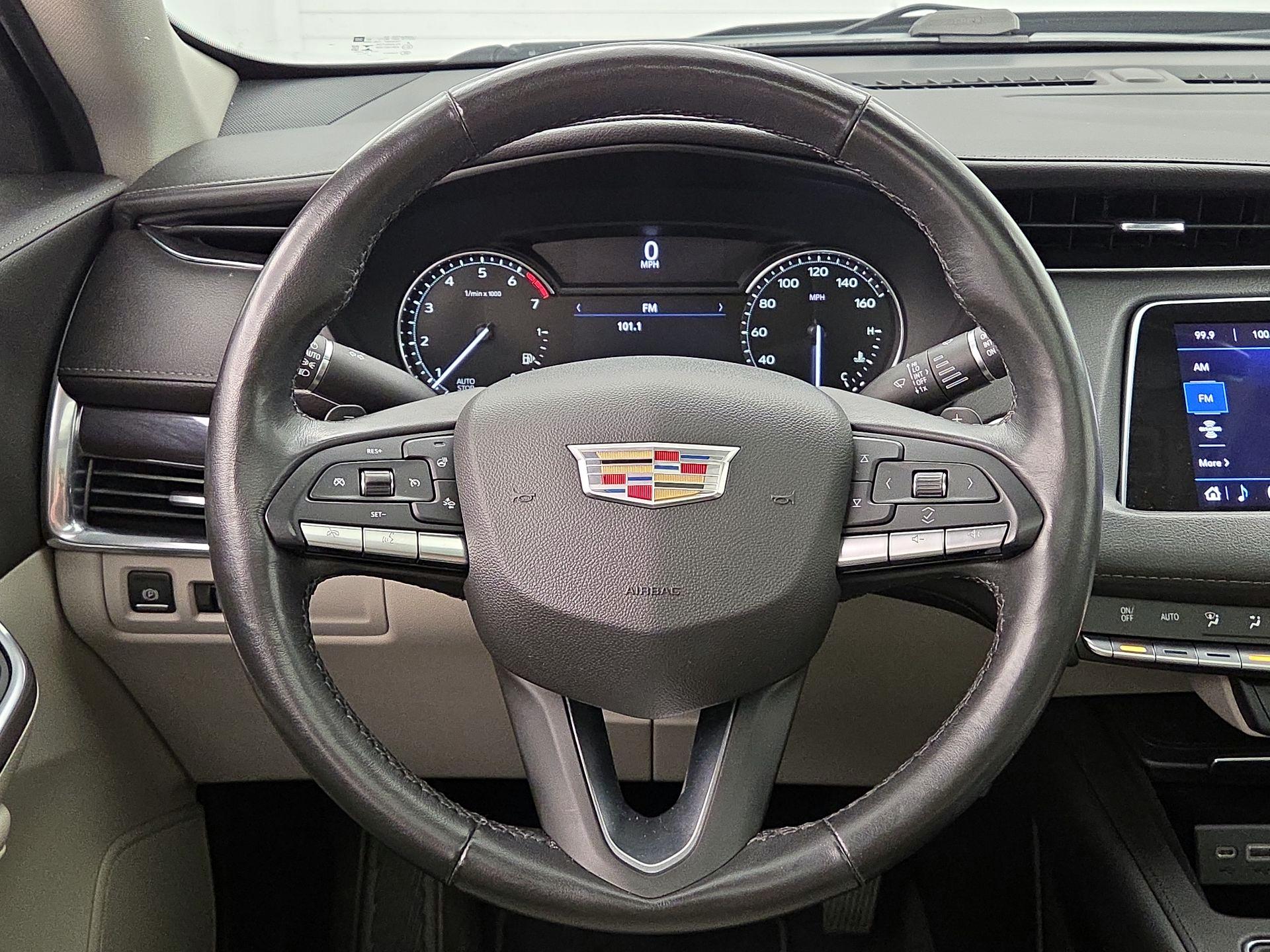 Thumbnail: 2020 Cadillac XT4 - 10