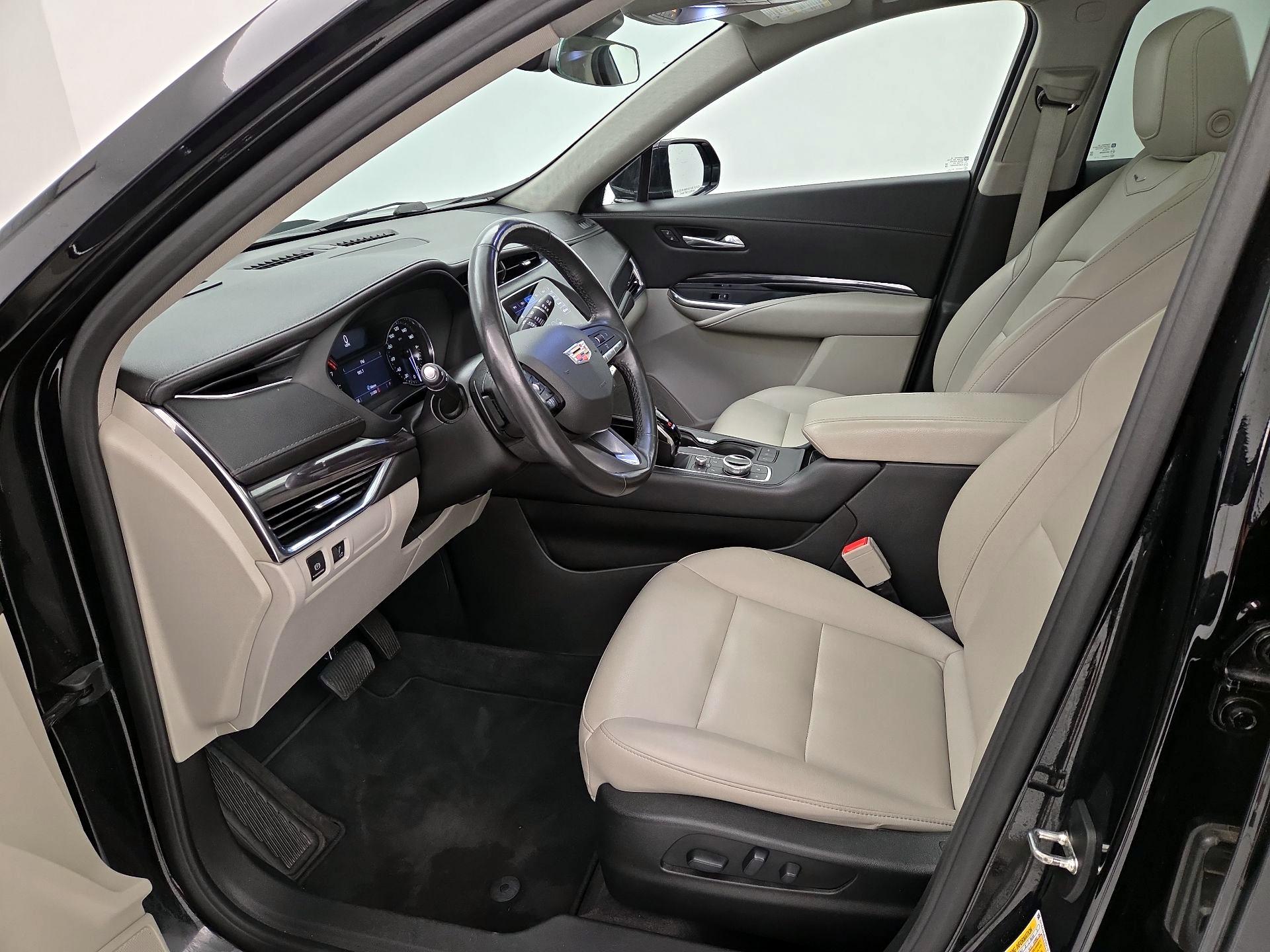 Thumbnail: 2020 Cadillac XT4 - 11