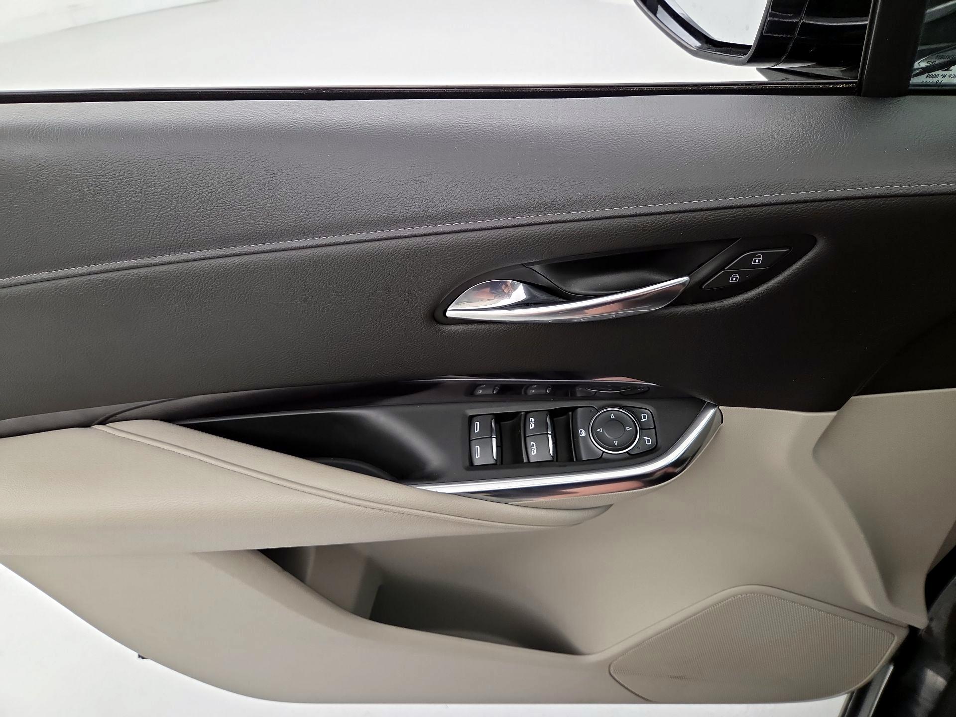 Thumbnail: 2020 Cadillac XT4 - 12