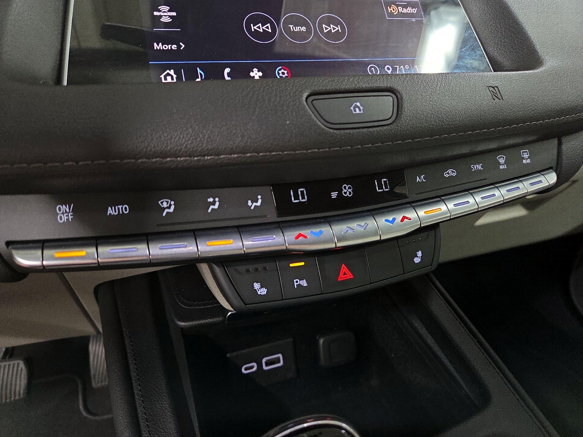 Thumbnail: 2020 Cadillac XT4 - 16