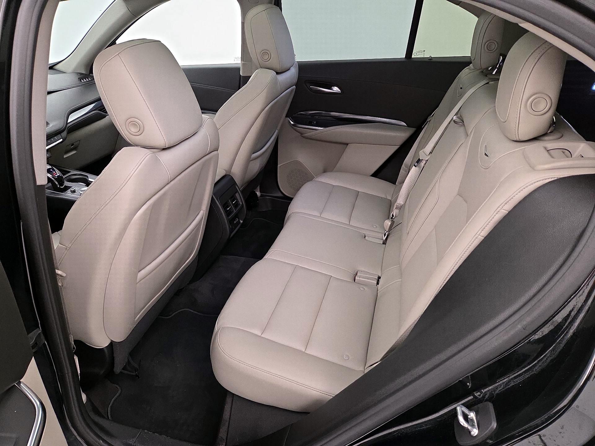 Thumbnail: 2020 Cadillac XT4 - 20