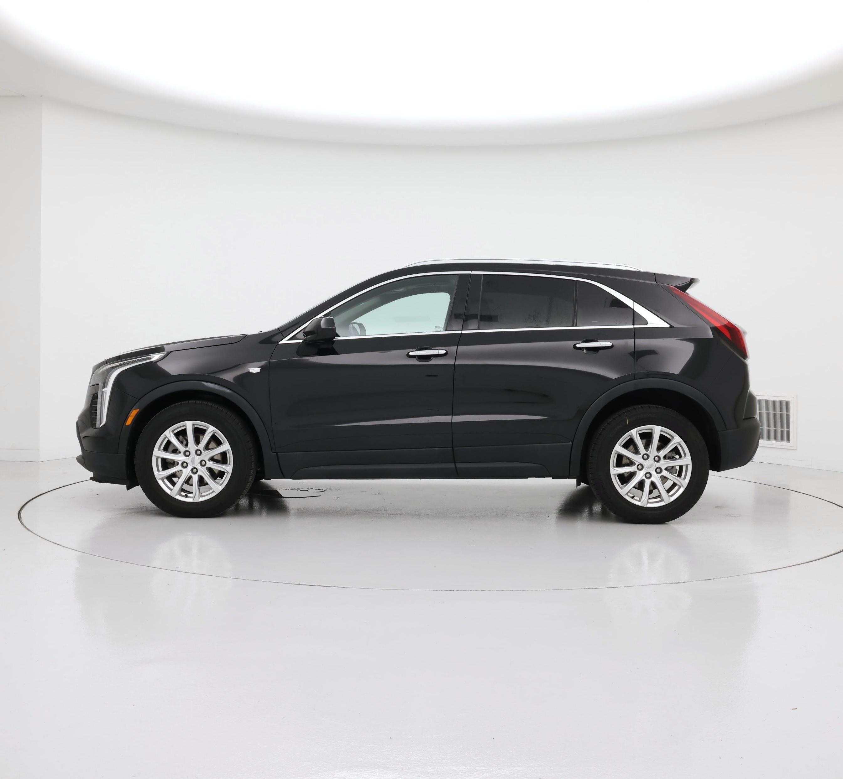 Thumbnail: 2020 Cadillac XT4 - 3
