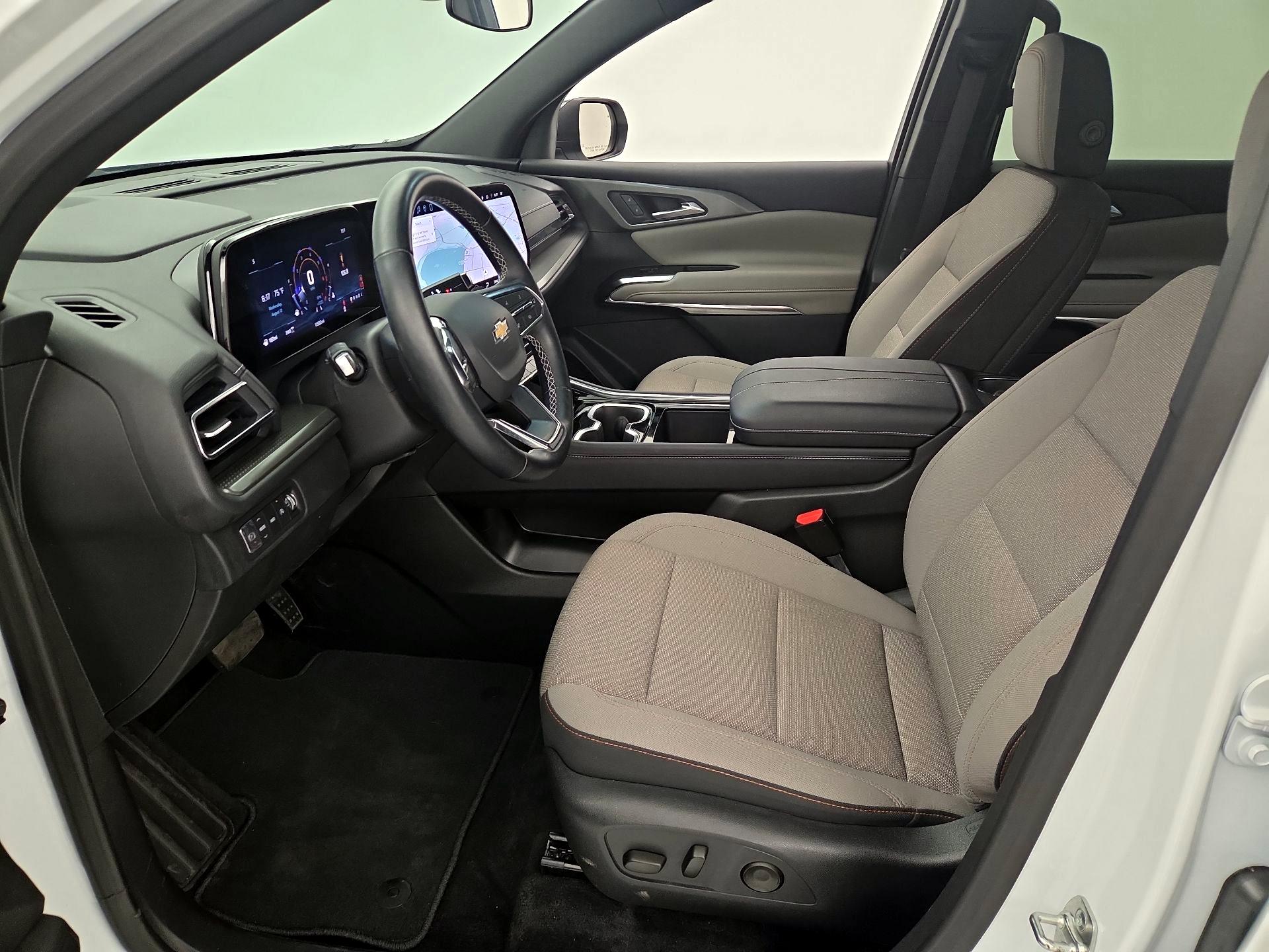 Thumbnail: 2025 Chevrolet Traverse - 11