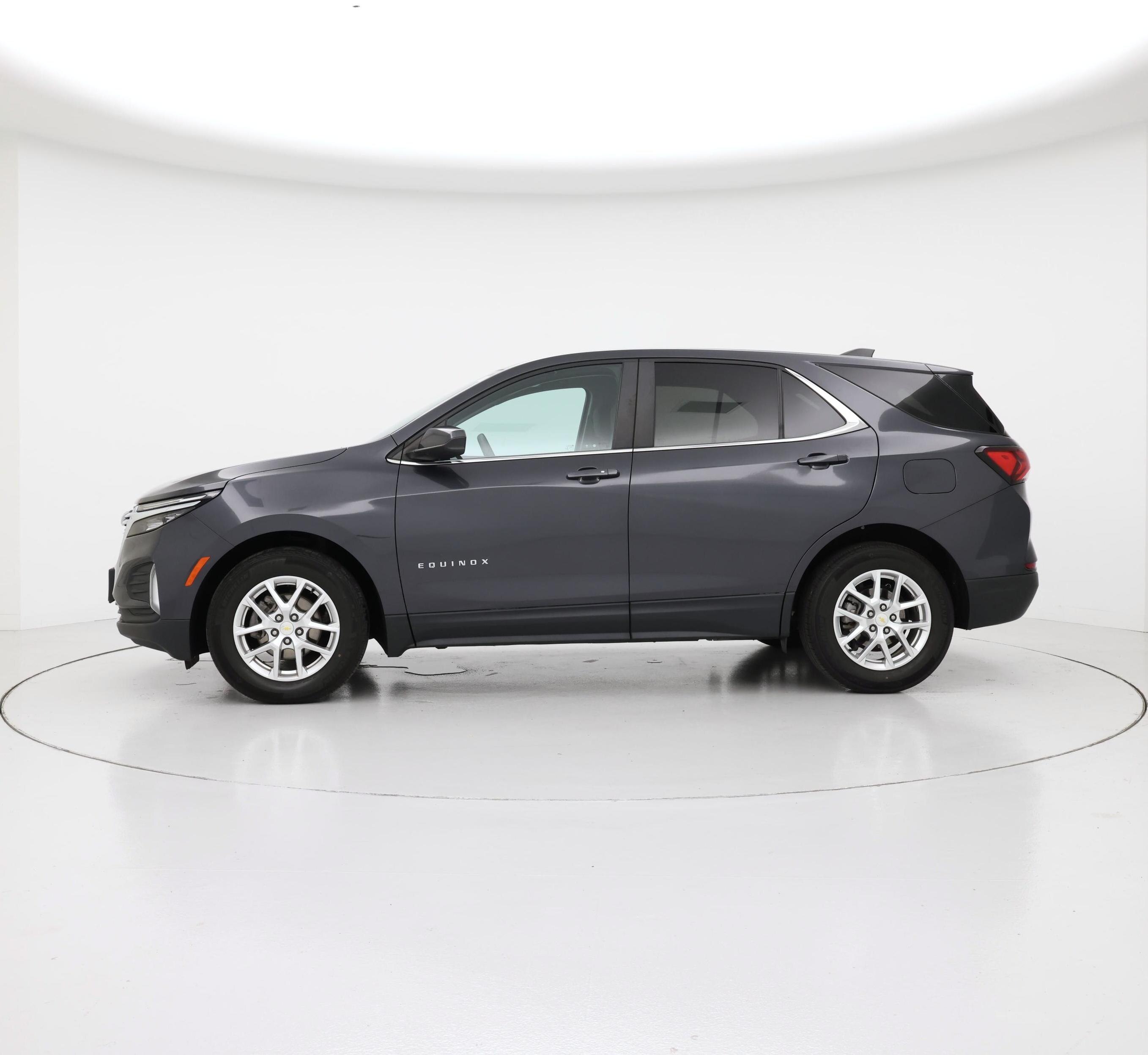 Thumbnail: 2022 Chevrolet Equinox - 3