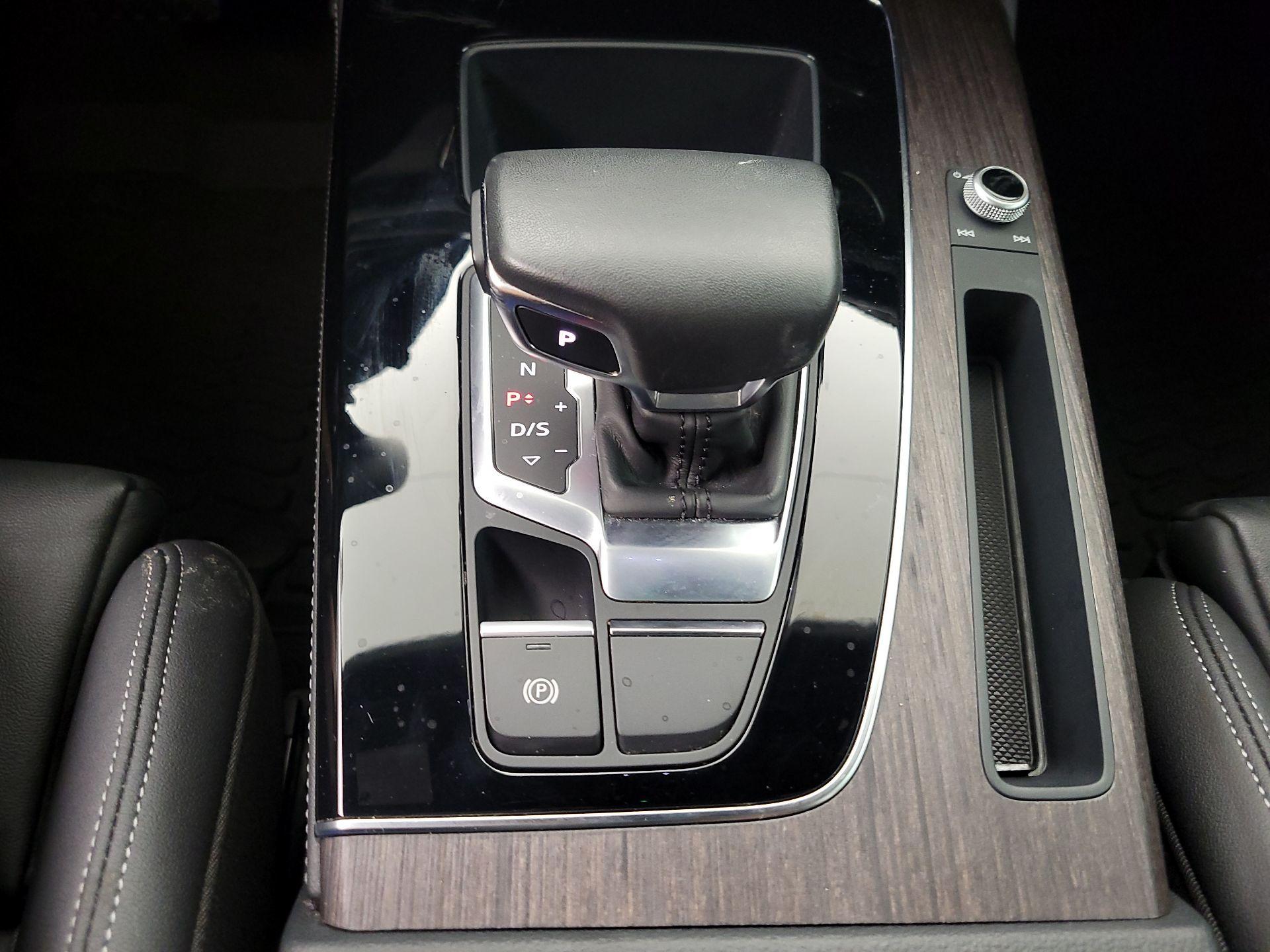 Thumbnail: 2023 Audi Q5 - 17
