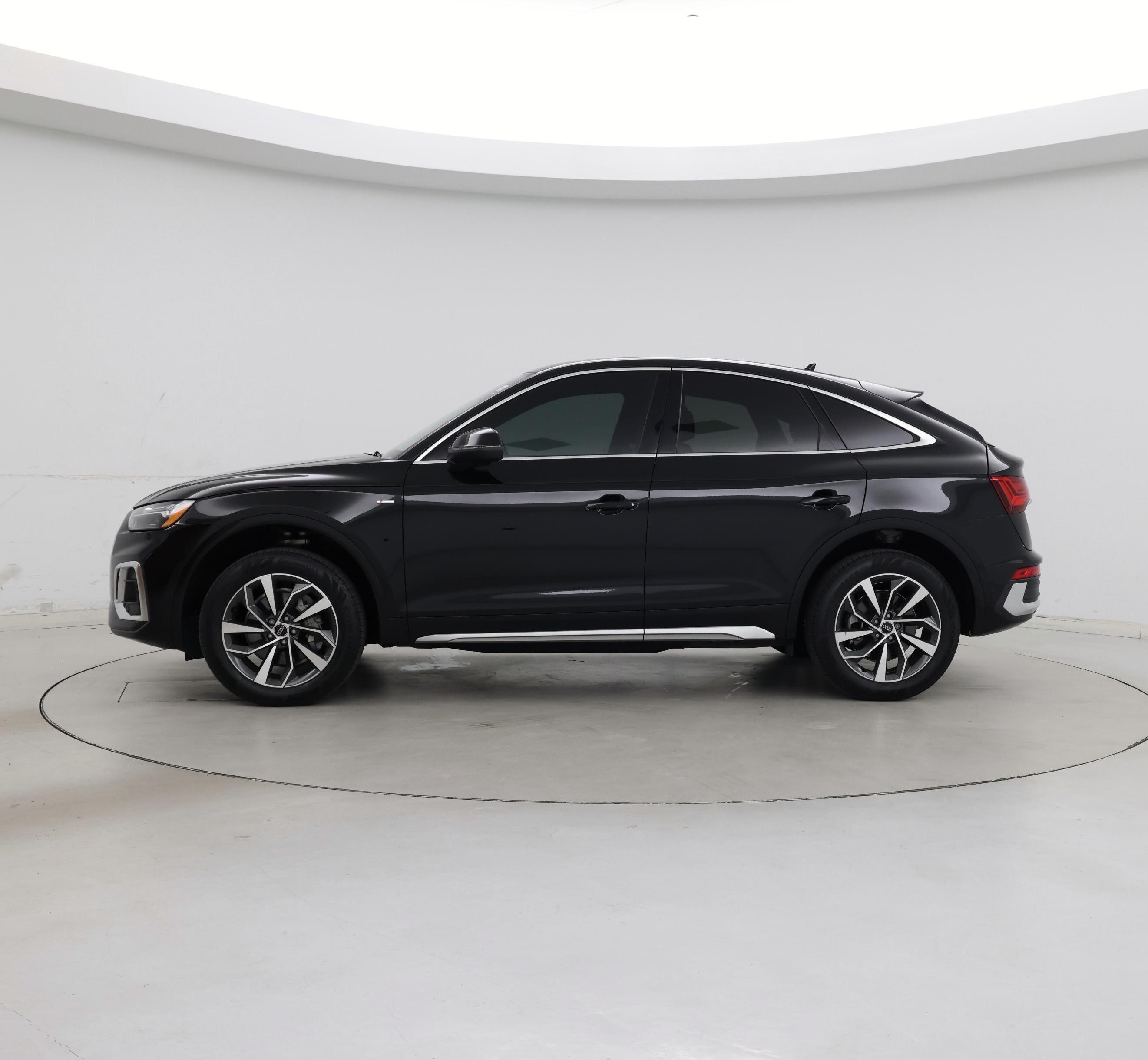 Thumbnail: 2023 Audi Q5 - 3