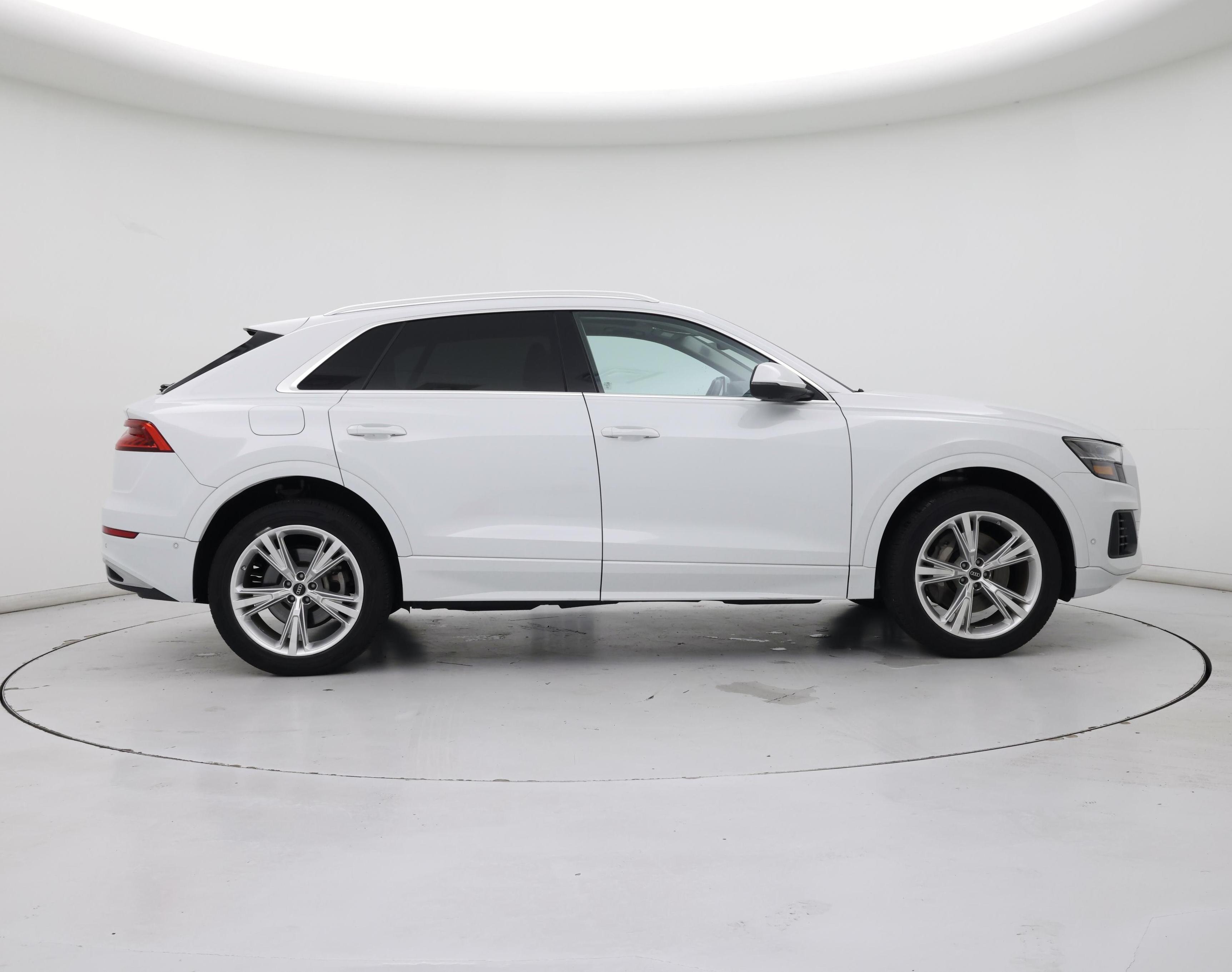 Thumbnail: 2023 Audi Q8 - 7