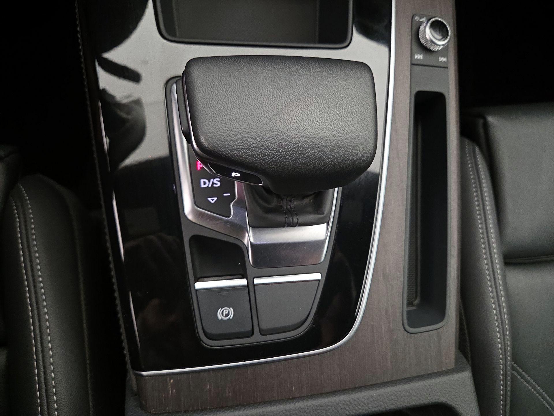 Thumbnail: 2023 Audi Q5 - 17