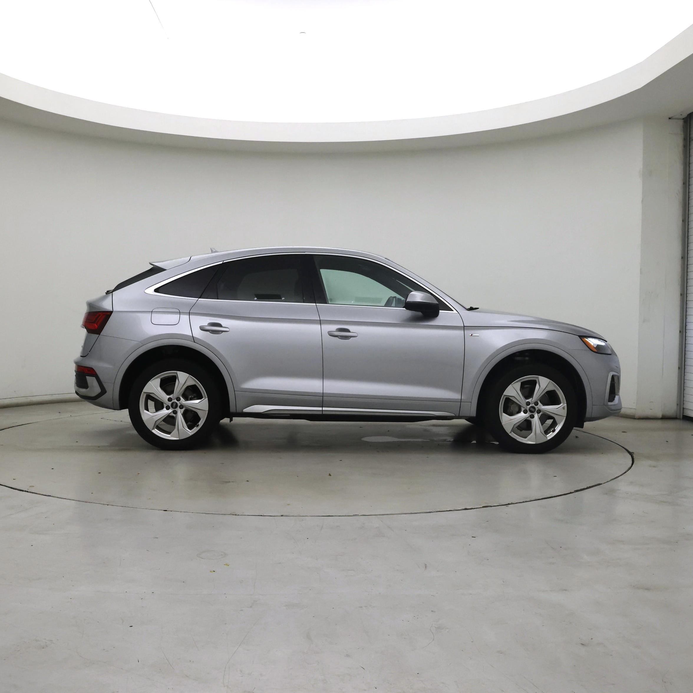 Thumbnail: 2023 Audi Q5 - 7