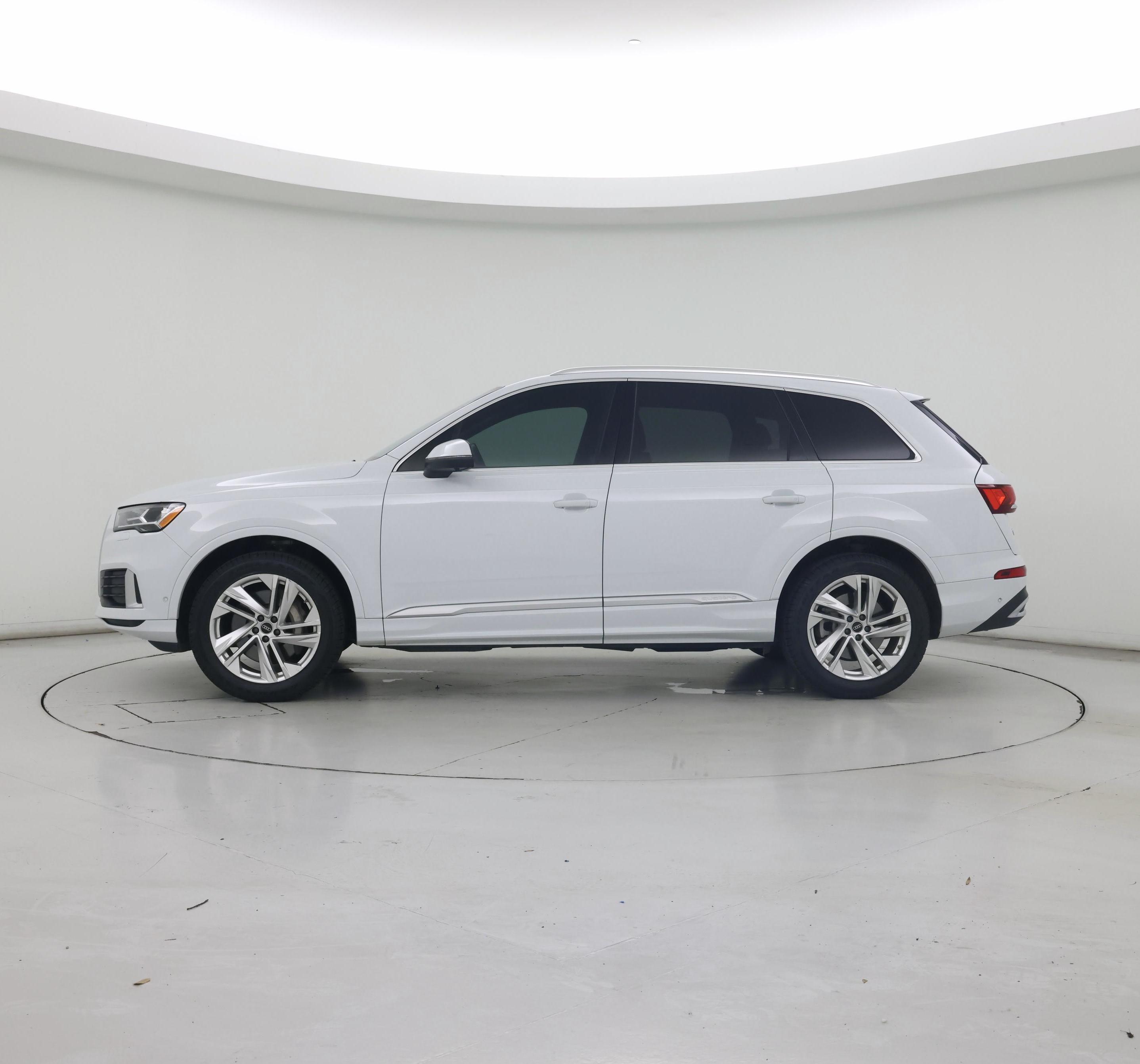 Thumbnail: 2023 Audi Q7 - 3