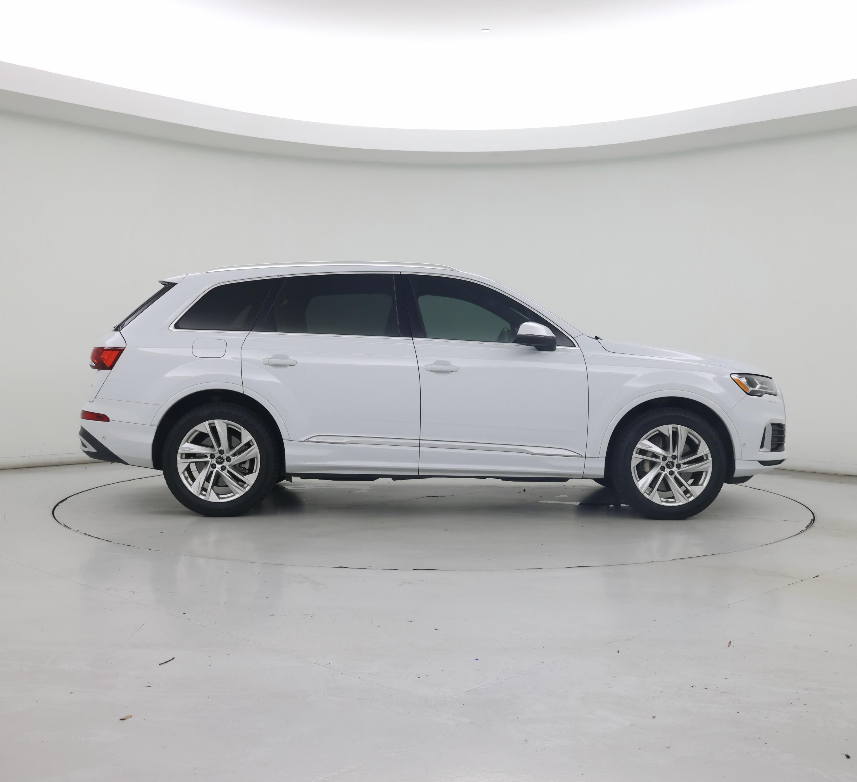 Thumbnail: 2023 Audi Q7 - 7