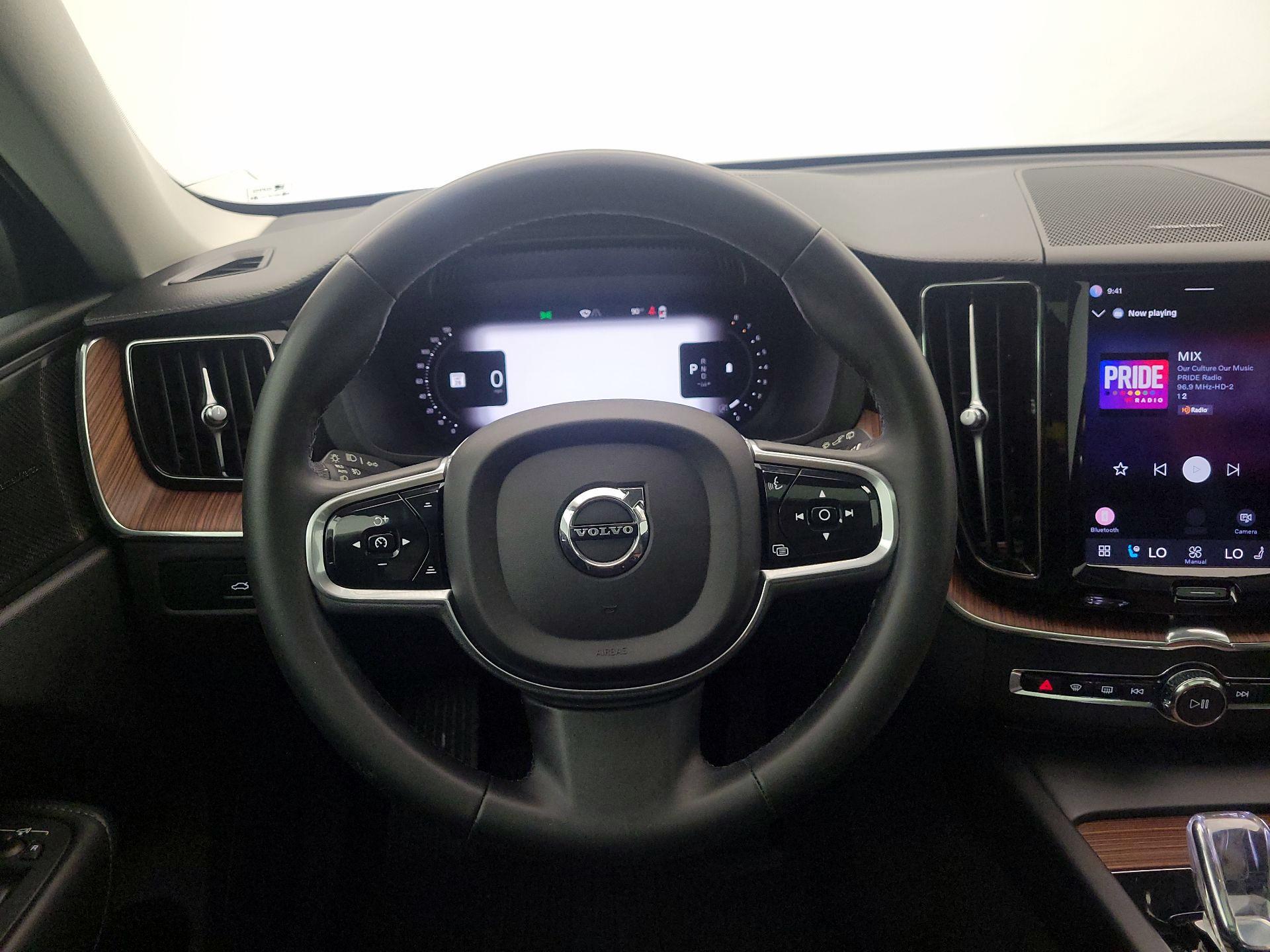 Thumbnail: 2023 Volvo XC60 - 10
