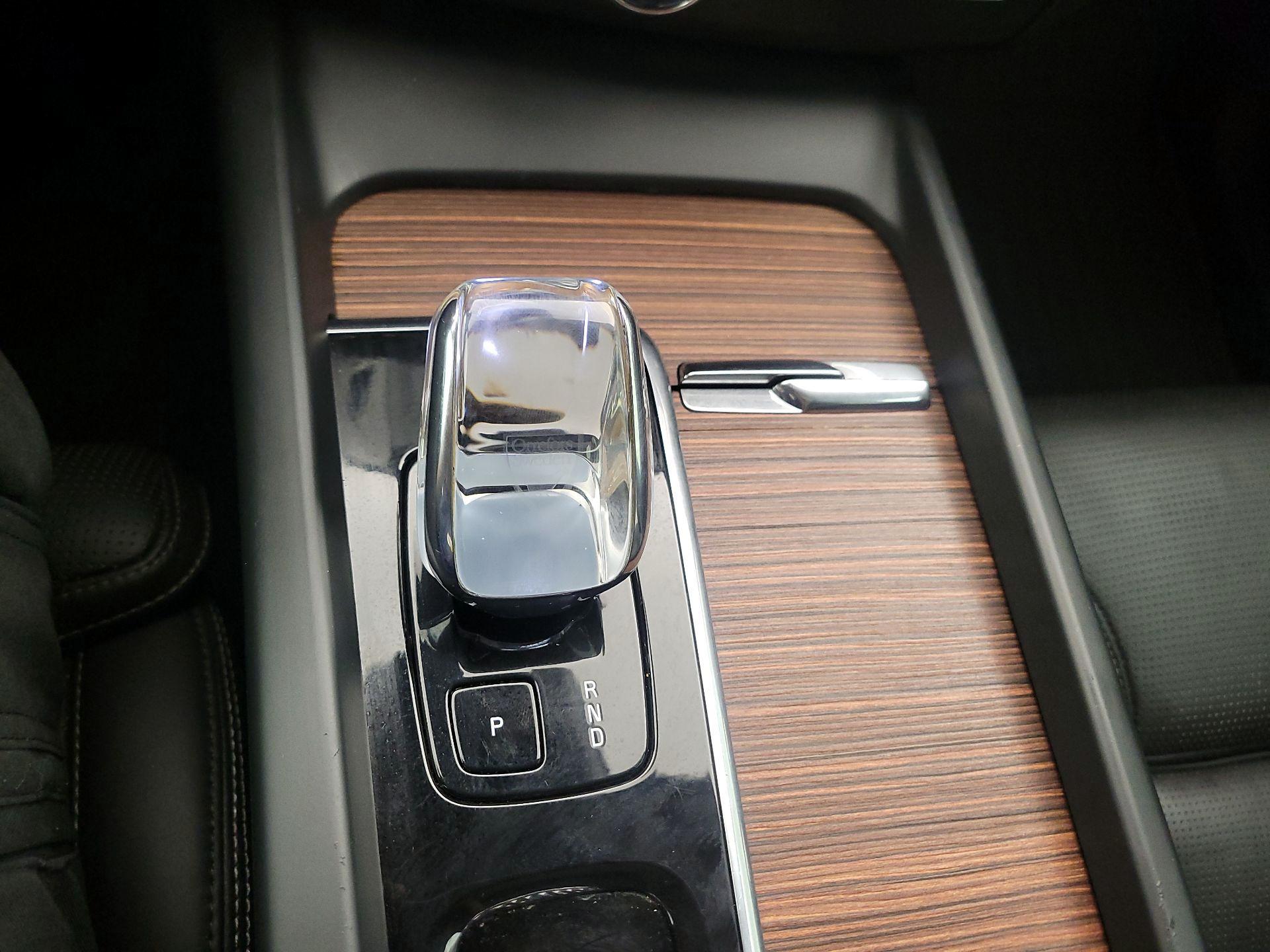 Thumbnail: 2023 Volvo XC60 - 17