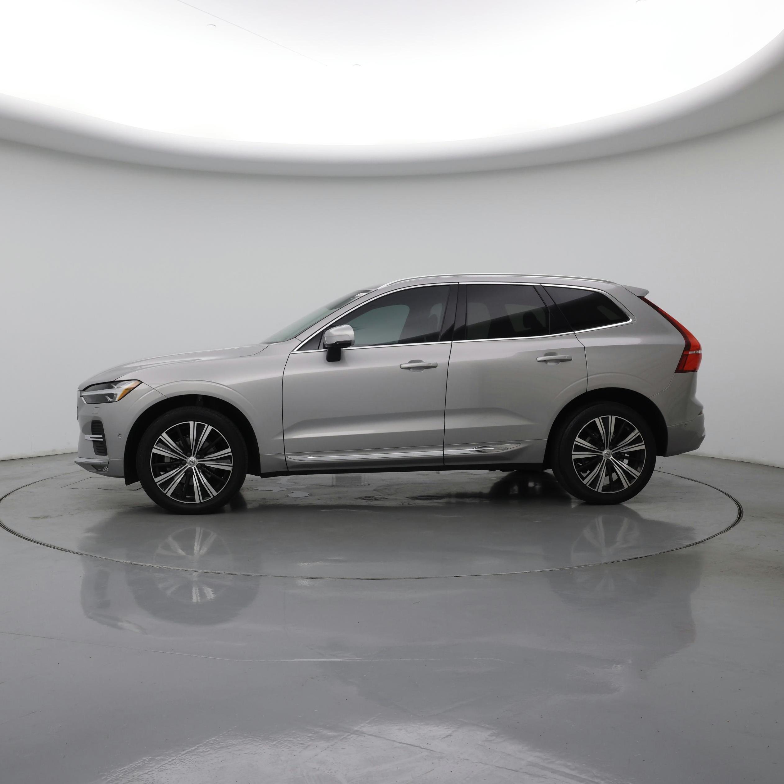 Thumbnail: 2023 Volvo XC60 - 3