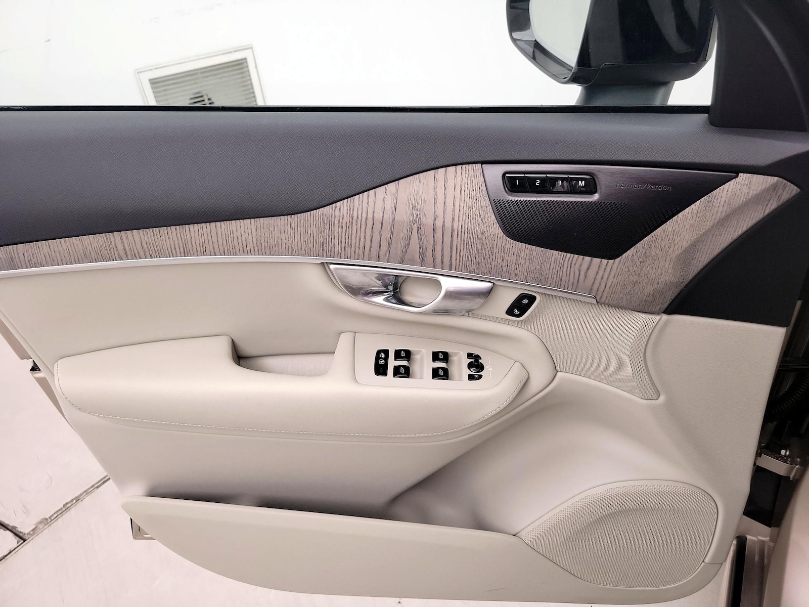 2023 Volvo XC90 Plus - Photo 13