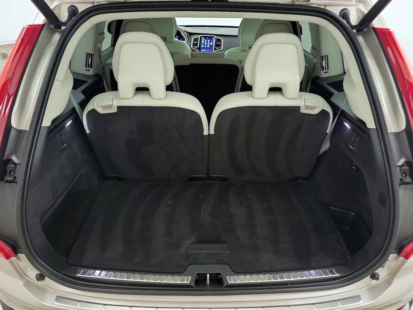2023 Volvo XC90 Plus - Photo 23