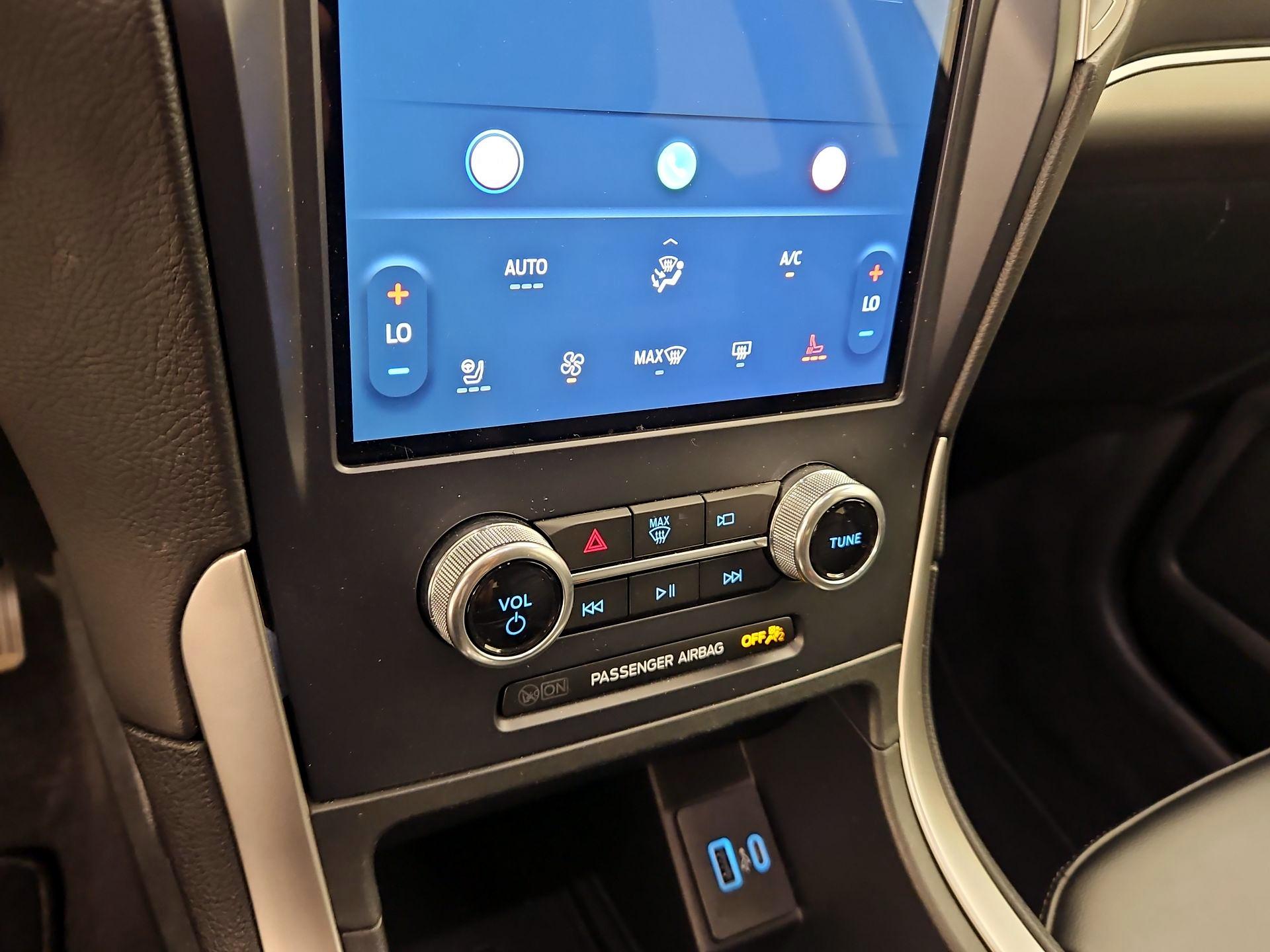 Thumbnail: 2022 Ford Edge - 16
