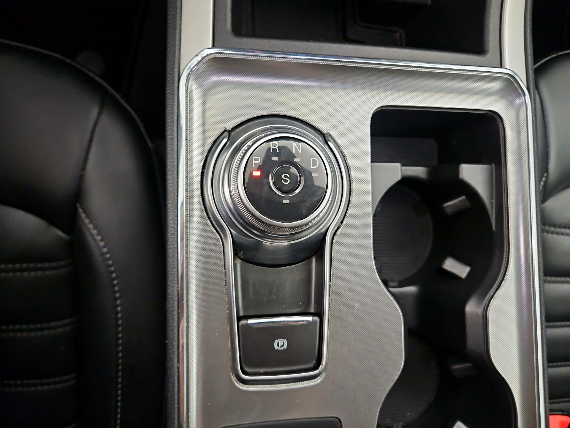 Thumbnail: 2022 Ford Edge - 17